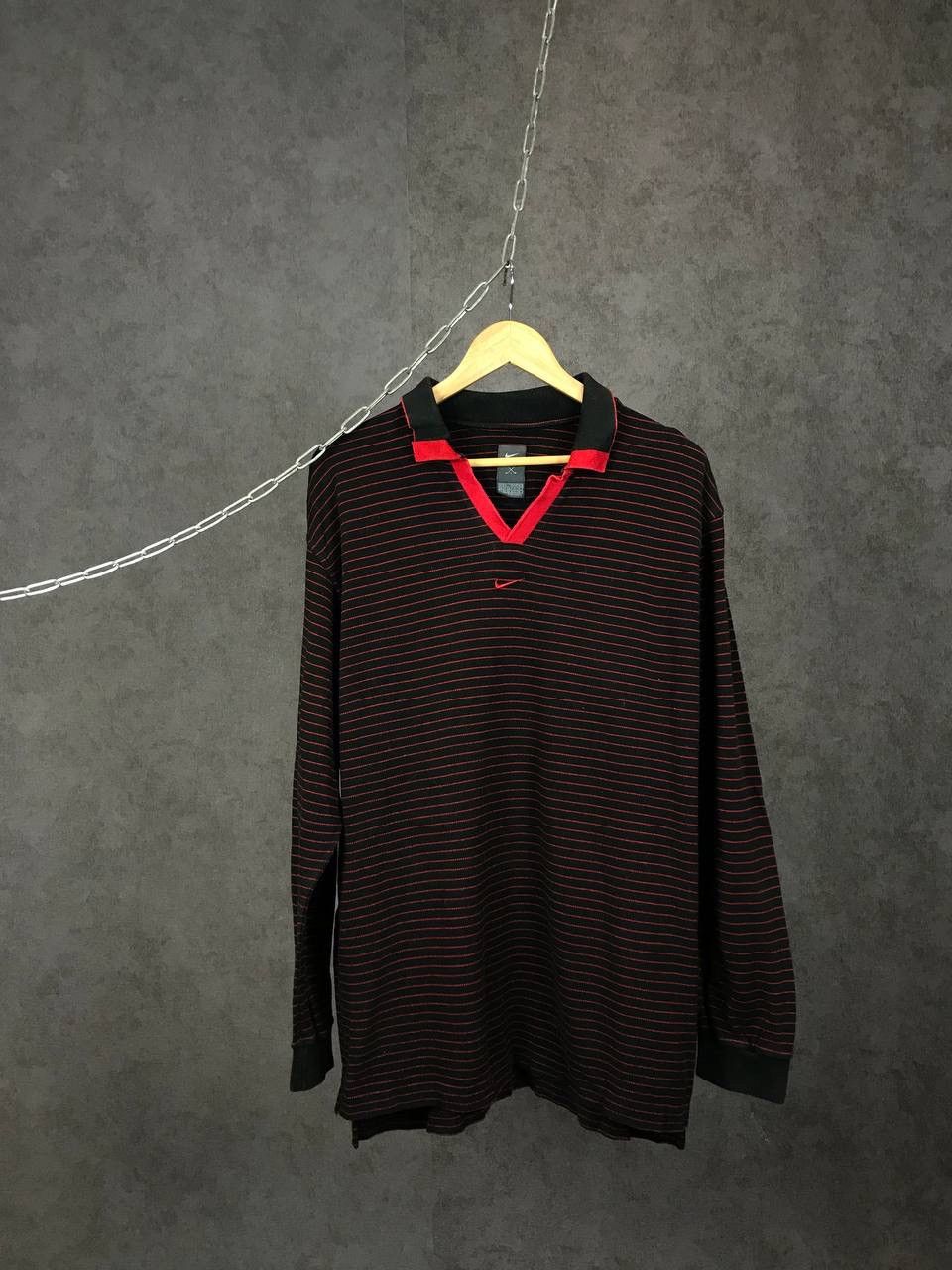 Nike Nike swoosh streetwear vintage center logo polo sweatshirt Size US L / EU 52-54 / 3 - 1 Thumbnail