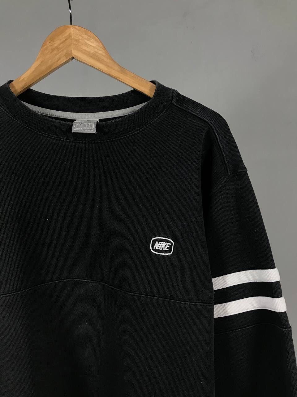 Nike Nike swoosh streetwear vintage sweatshirt Size US L / EU 52-54 / 3 - 2 Thumbnail
