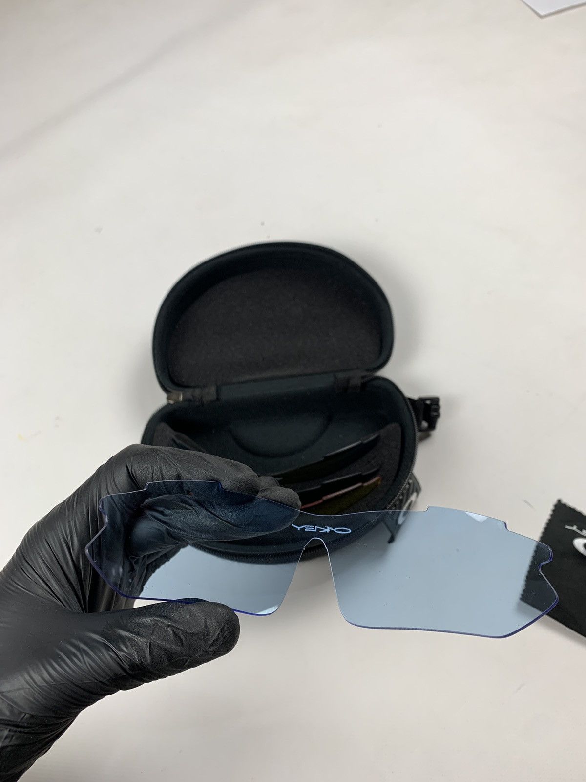 Oakley Vintage Oakley Case With Lenses For Sunglasses Size ONE SIZE - 10 Thumbnail