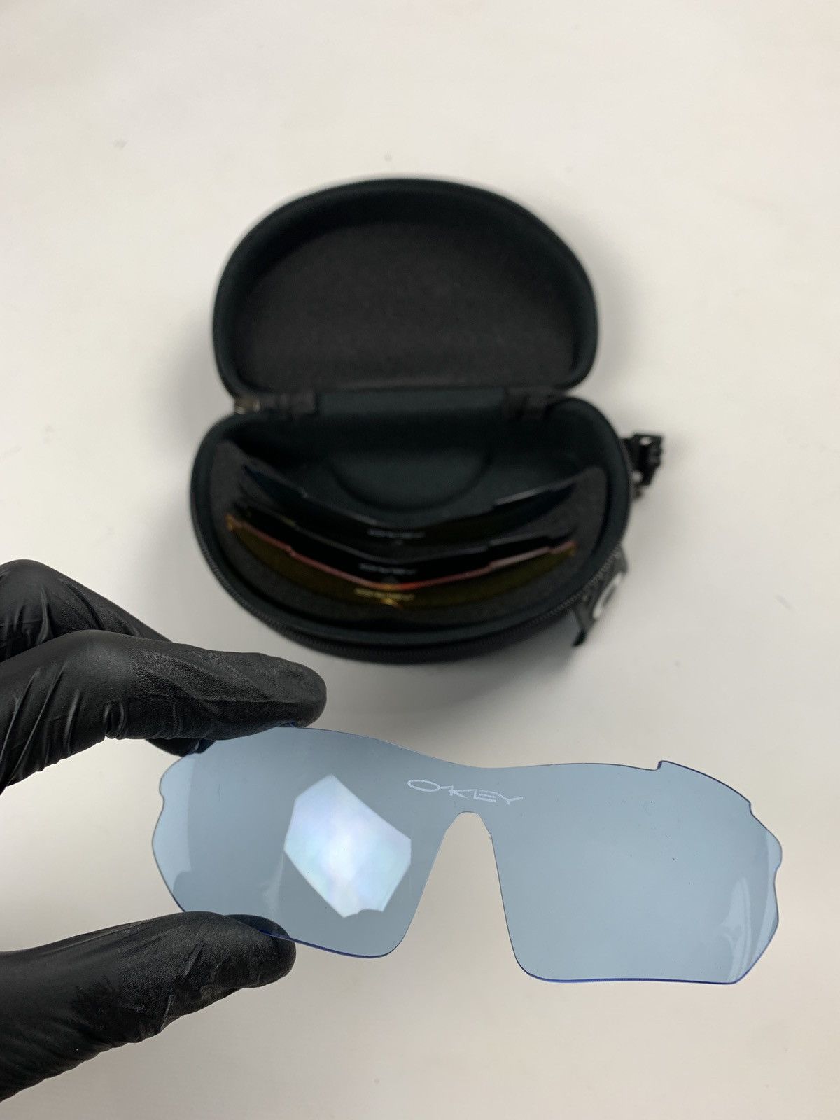 Oakley Vintage Oakley Case With Lenses For Sunglasses Size ONE SIZE - 9 Thumbnail