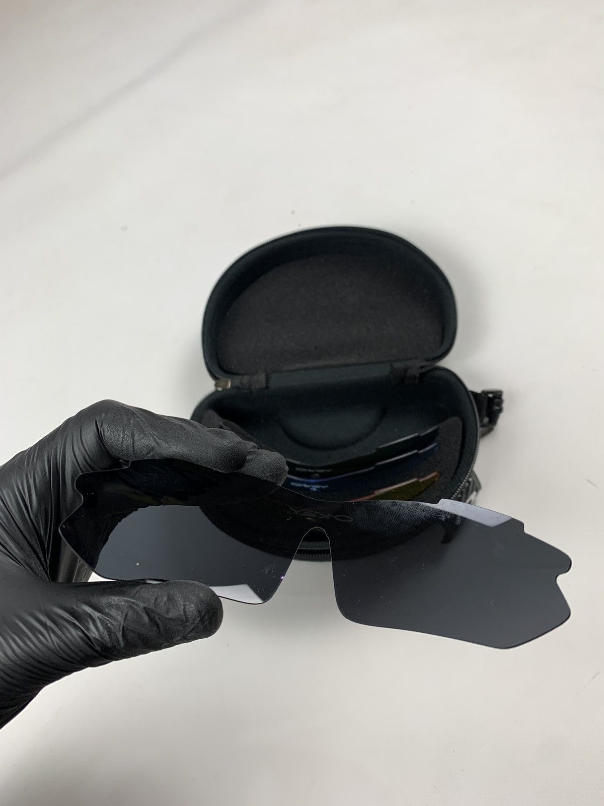 Oakley Vintage Oakley Case With Lenses For Sunglasses Size ONE SIZE - 12 Thumbnail