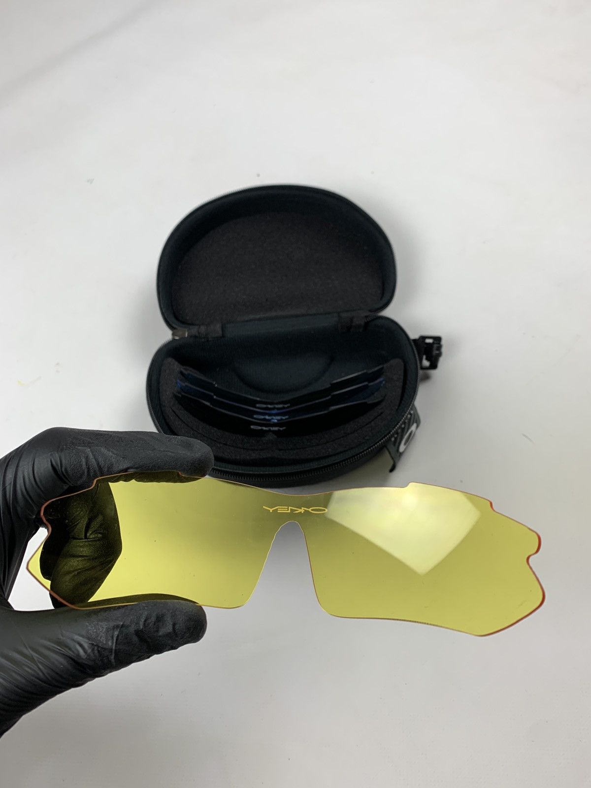 Oakley Vintage Oakley Case With Lenses For Sunglasses Size ONE SIZE - 8 Thumbnail