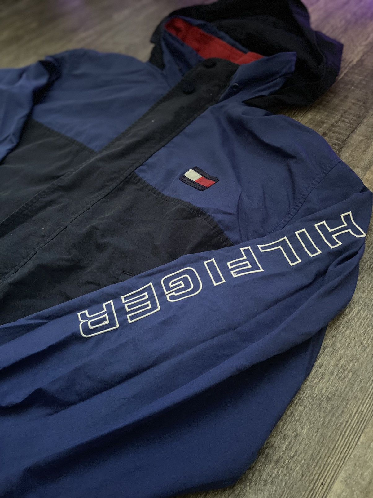 Tommy Hilfiger Vintage Tommy Hilfiger light jacket Size US M / EU 48-50 / 2 - 2 Thumbnail