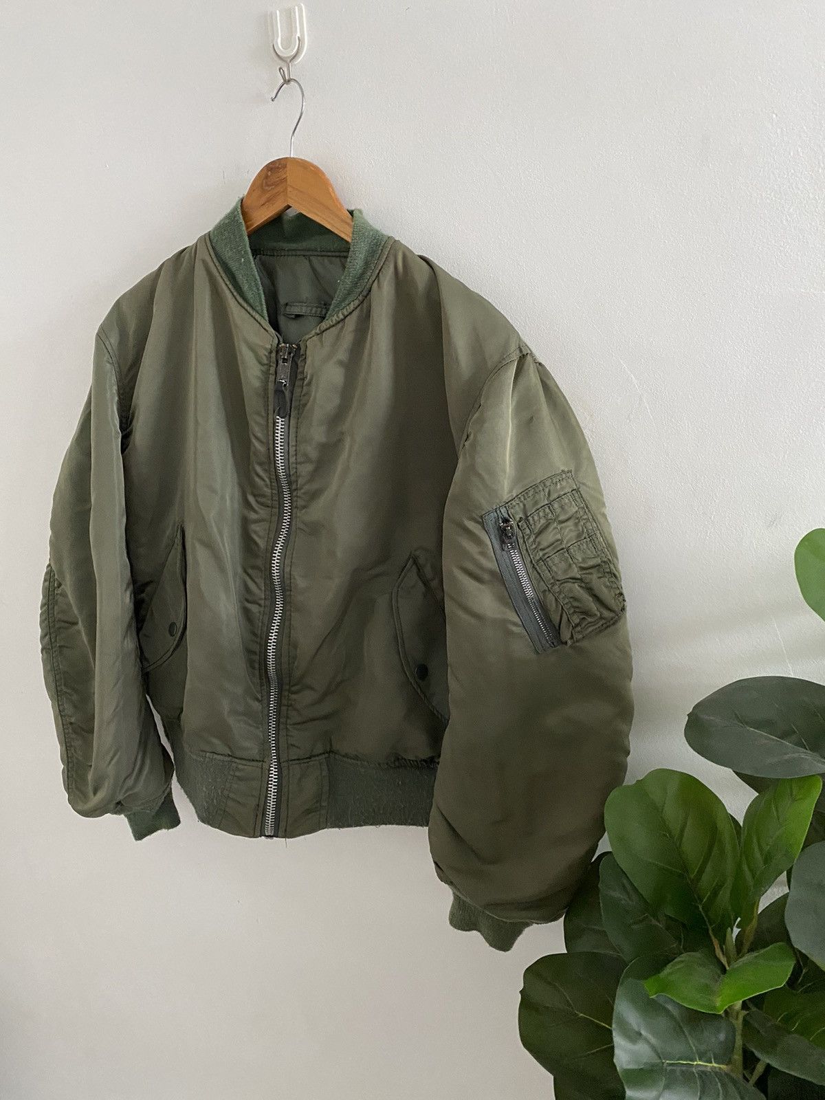 Alpha Industries × Vintage Vintage U.S.A Alpha Military Bomber Jacket nice designer Size US L / EU 52-54 / 3 - 1 Thumbnail