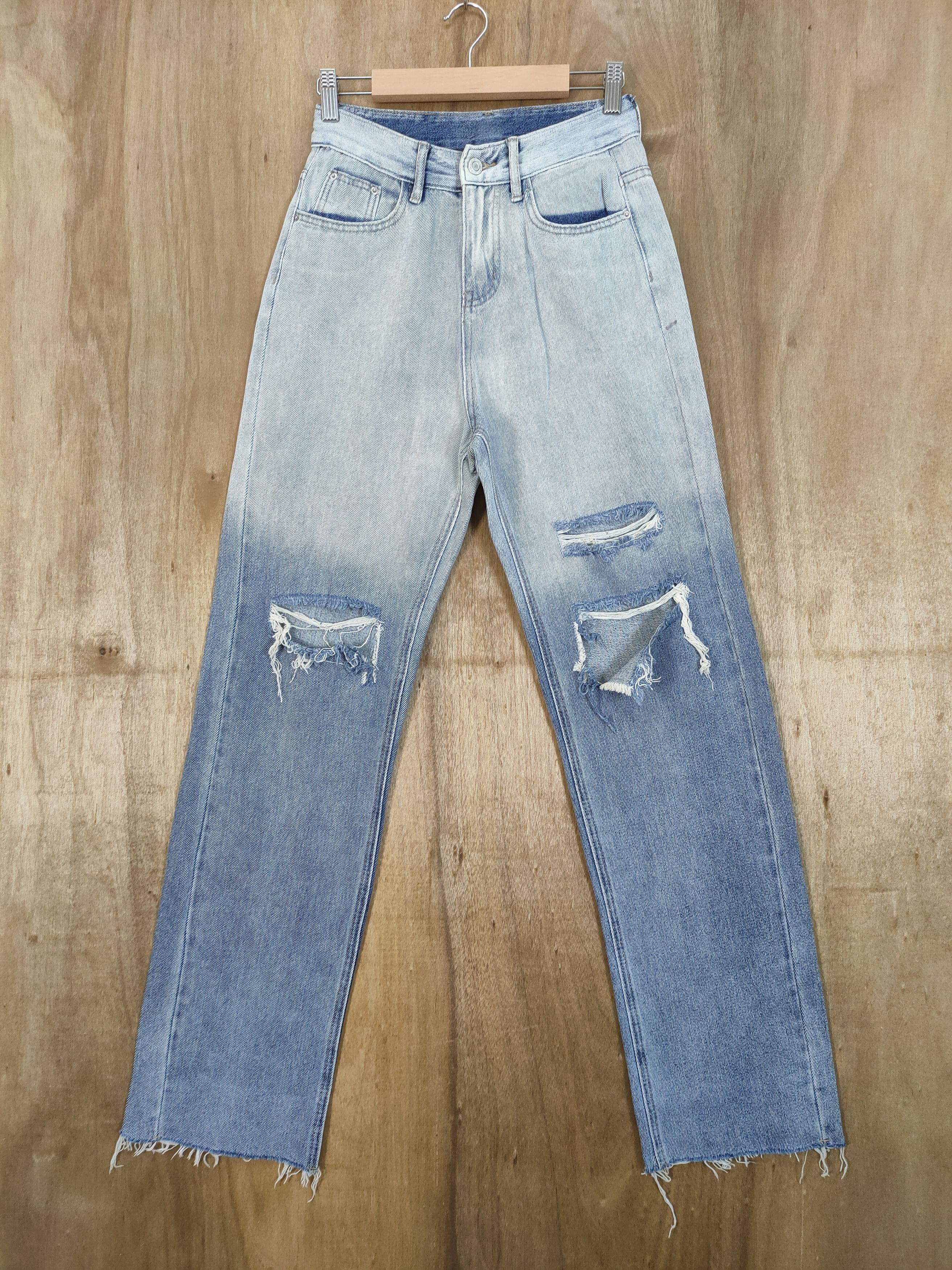 image of Vintage Size 24 Faded Distressed Knee Jeans Pants in Light Blue, Men's