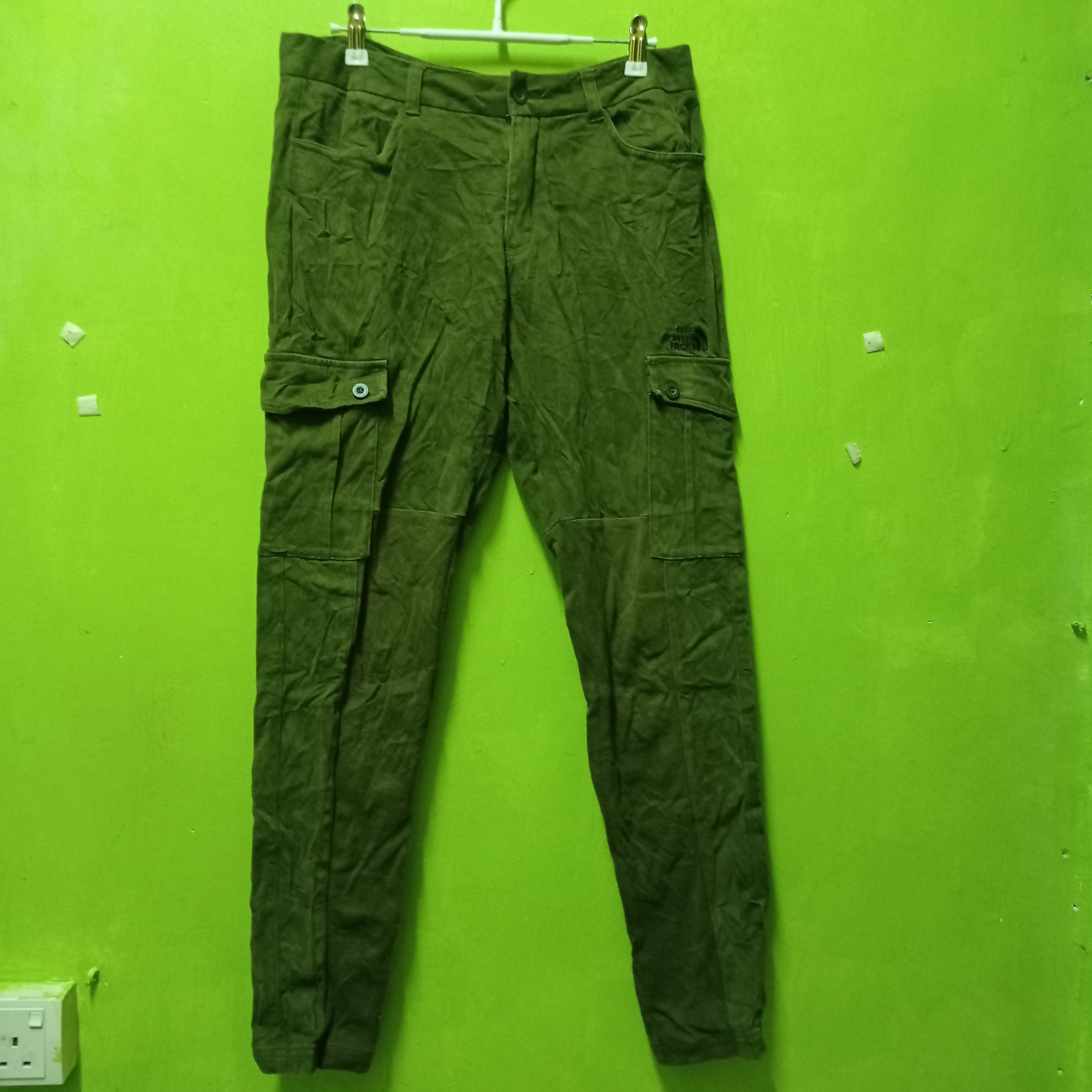 The North Face RETRO THE NORTH FACE VINTAGE PANTS CARGO. Size US 32 / EU 48 - 15 Thumbnail