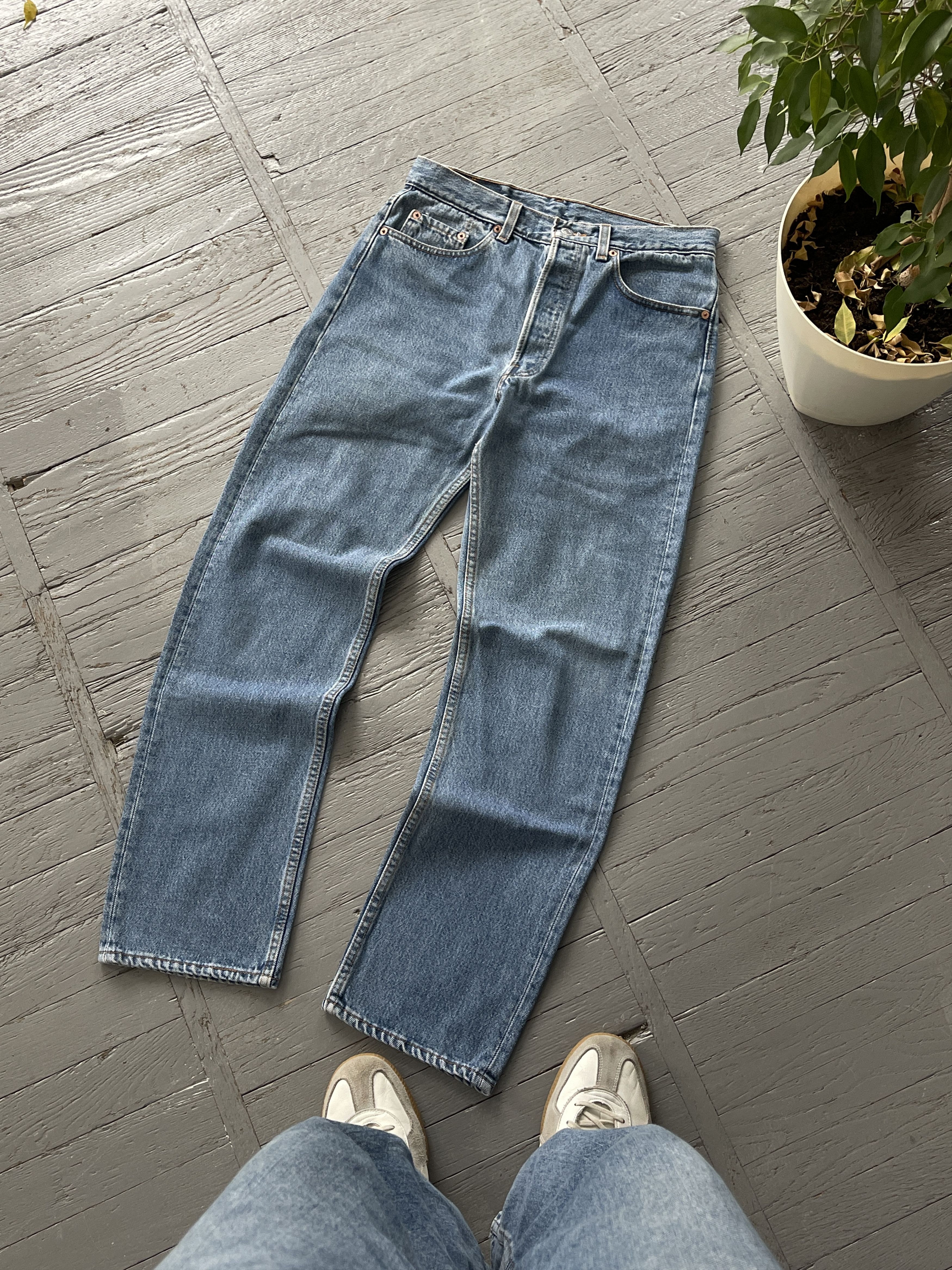 Levi's × Vintage Vintage 90s Levi's 501 Washed Blue Denim Jeans Size US 31 - 2 Thumbnail