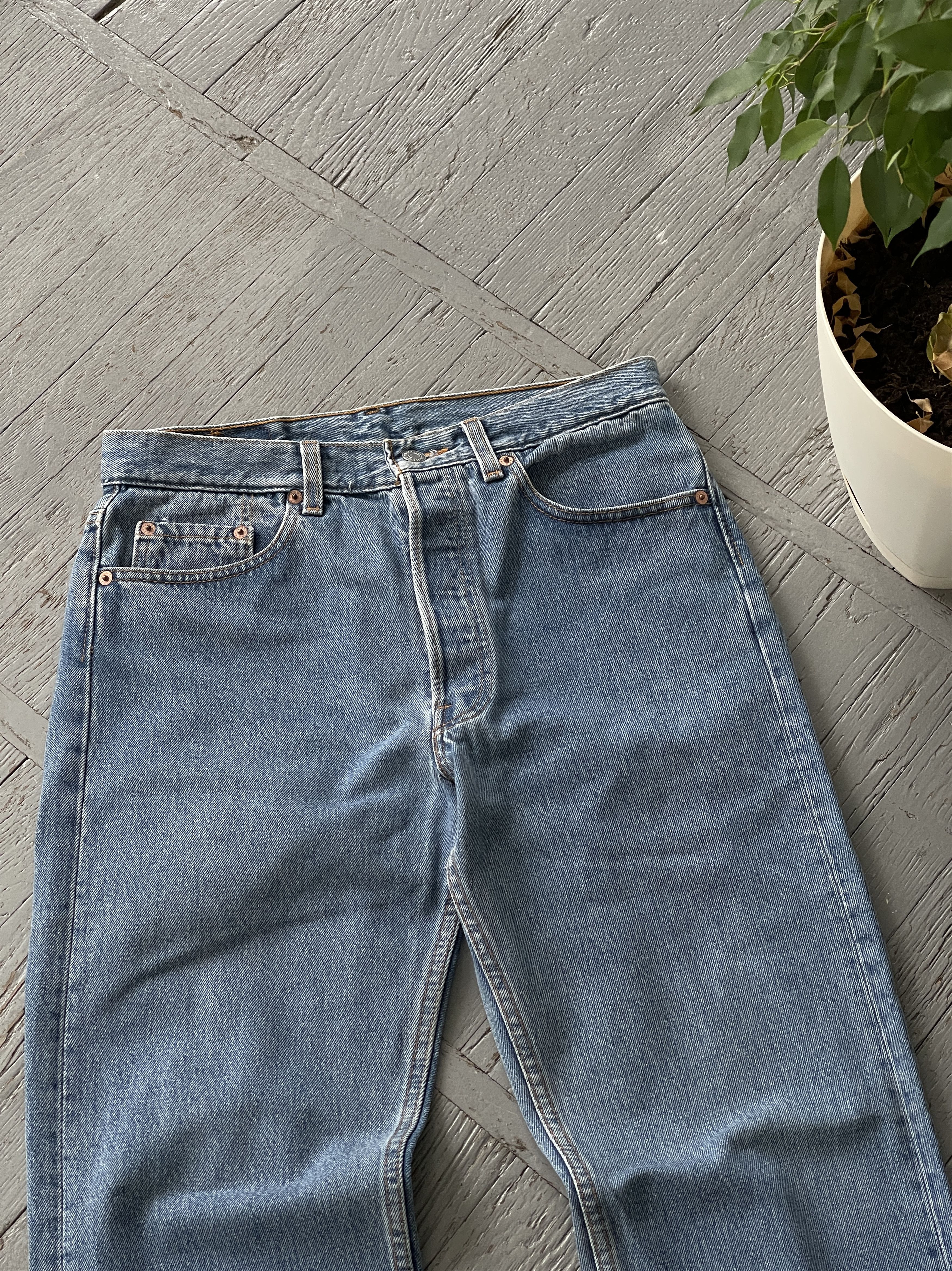 Levi's × Vintage Vintage 90s Levi's 501 Washed Blue Denim Jeans Size US 31 - 5 Thumbnail