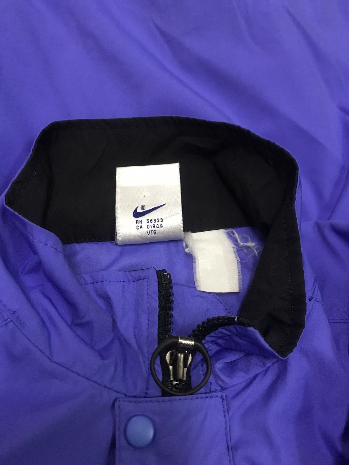 Nike Vintage Nike International Windbreaker Nike Swoosh Jacket Size US S / EU 44-46 / 1 - 3 Thumbnail