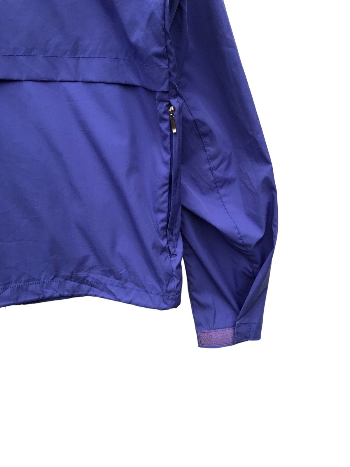 Nike Vintage Nike International Windbreaker Nike Swoosh Jacket Size US S / EU 44-46 / 1 - 12 Thumbnail
