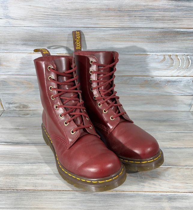 Dr martens best sale pascal shiraz