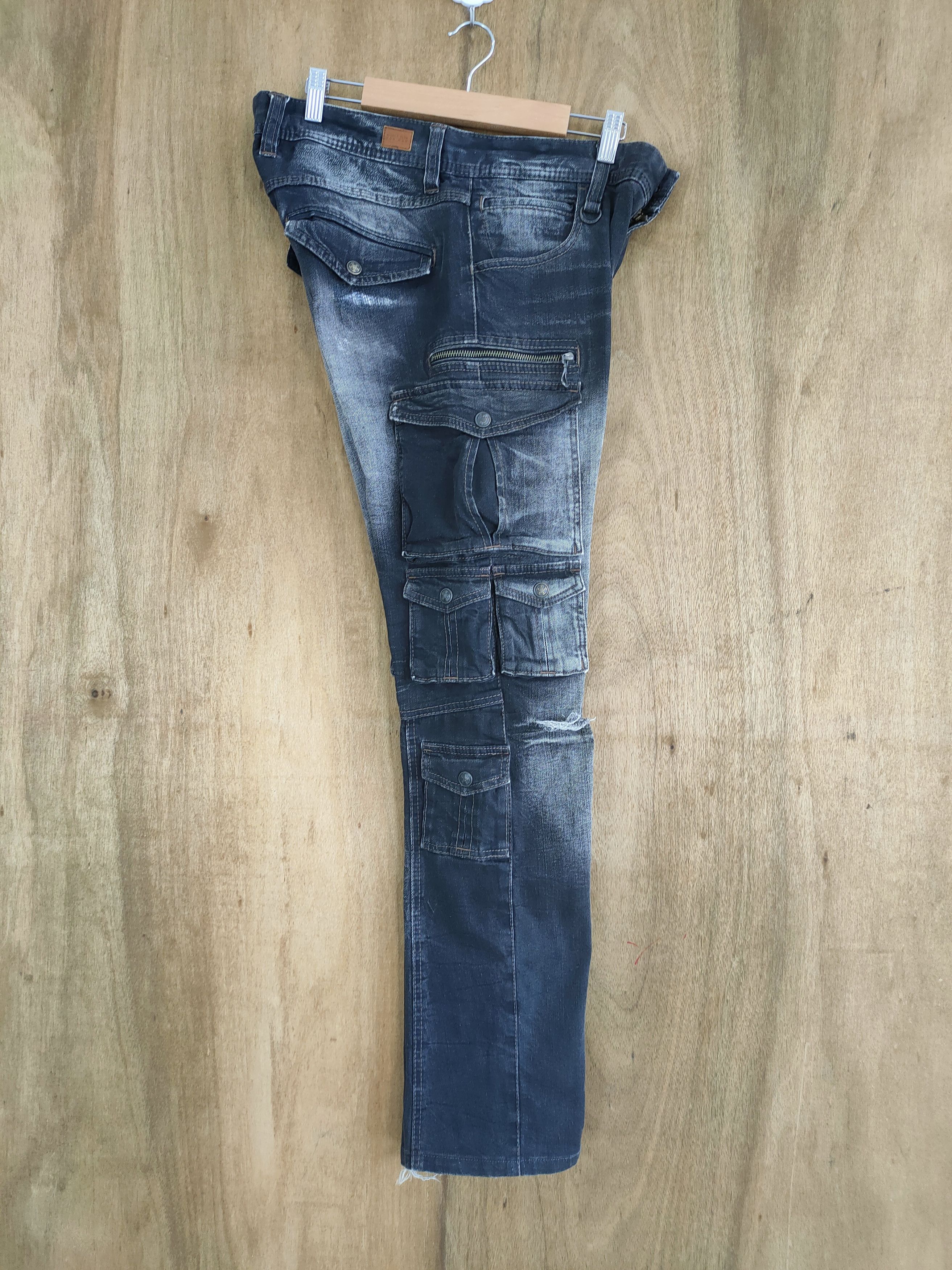 Japanese Brand 10 POCKET NICOLE CLUB DISTRESSED KNEE CARGO PANTS Size US 32 / EU 48 - 14 Thumbnail
