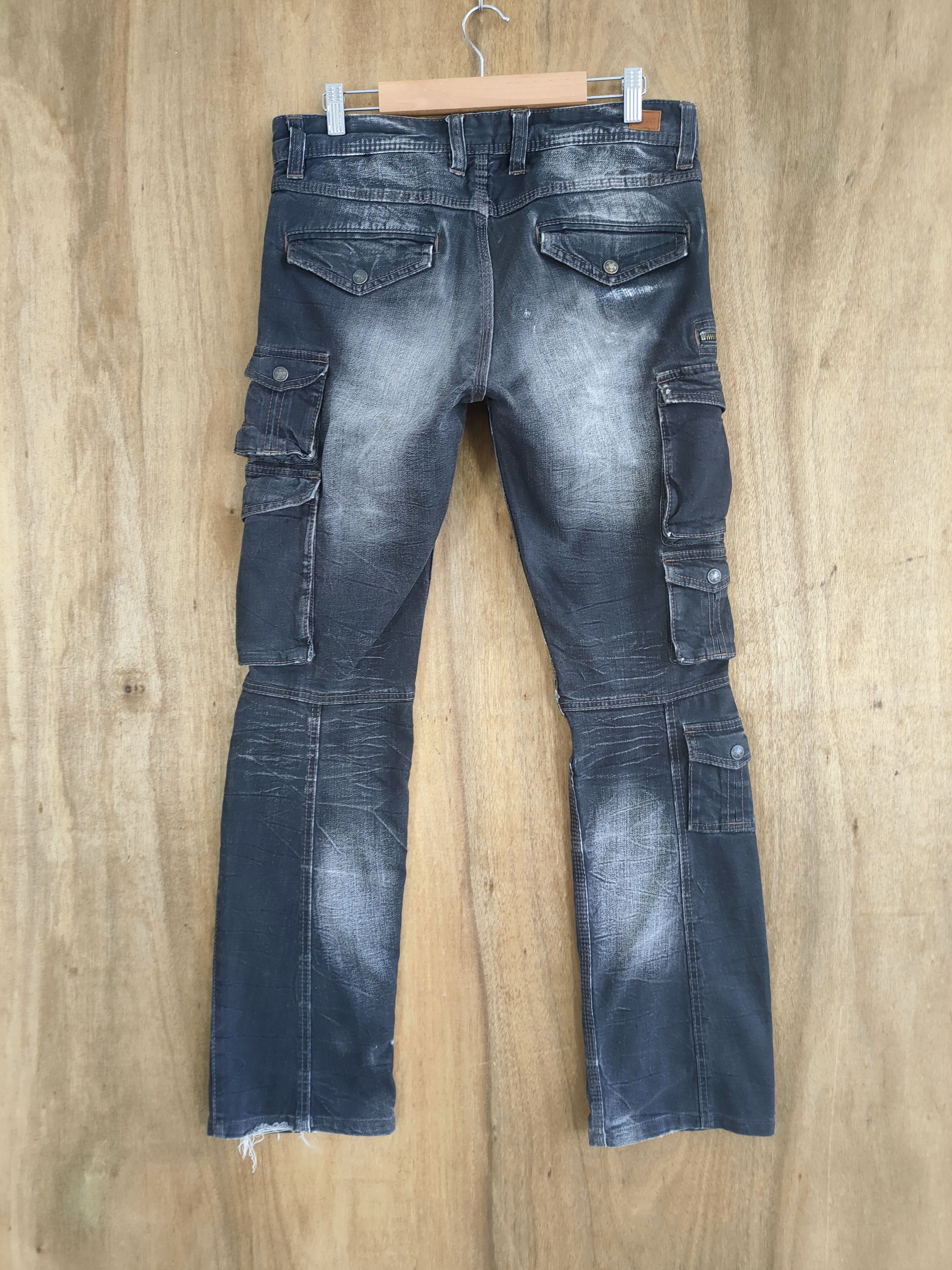 Japanese Brand 10 POCKET NICOLE CLUB DISTRESSED KNEE CARGO PANTS Size US 32 / EU 48 - 10 Thumbnail