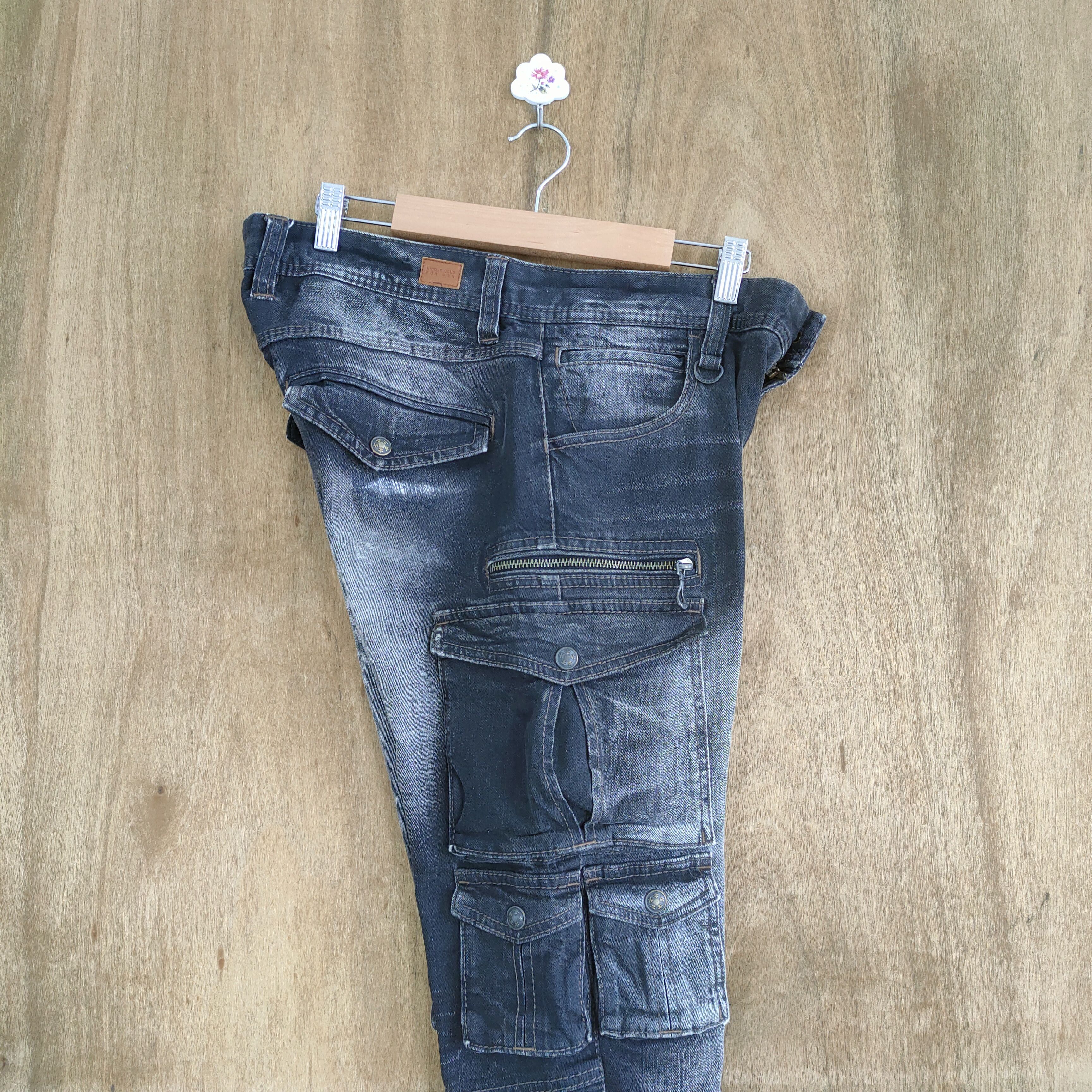 Japanese Brand 10 POCKET NICOLE CLUB DISTRESSED KNEE CARGO PANTS Size US 32 / EU 48 - 15 Thumbnail