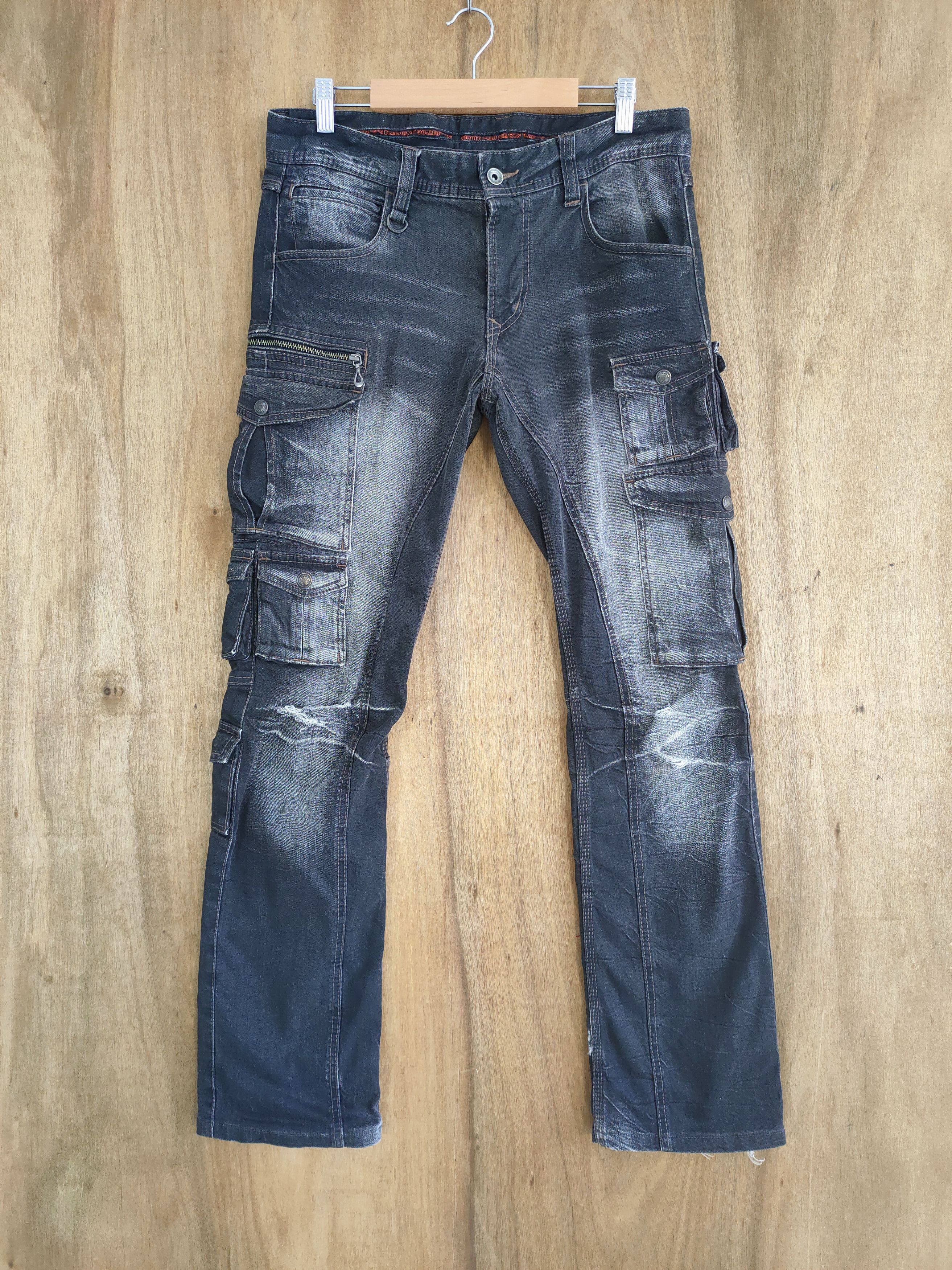 10 POCKET NICOLE CLUB DISTRESSED KNEE CARGO PANTS