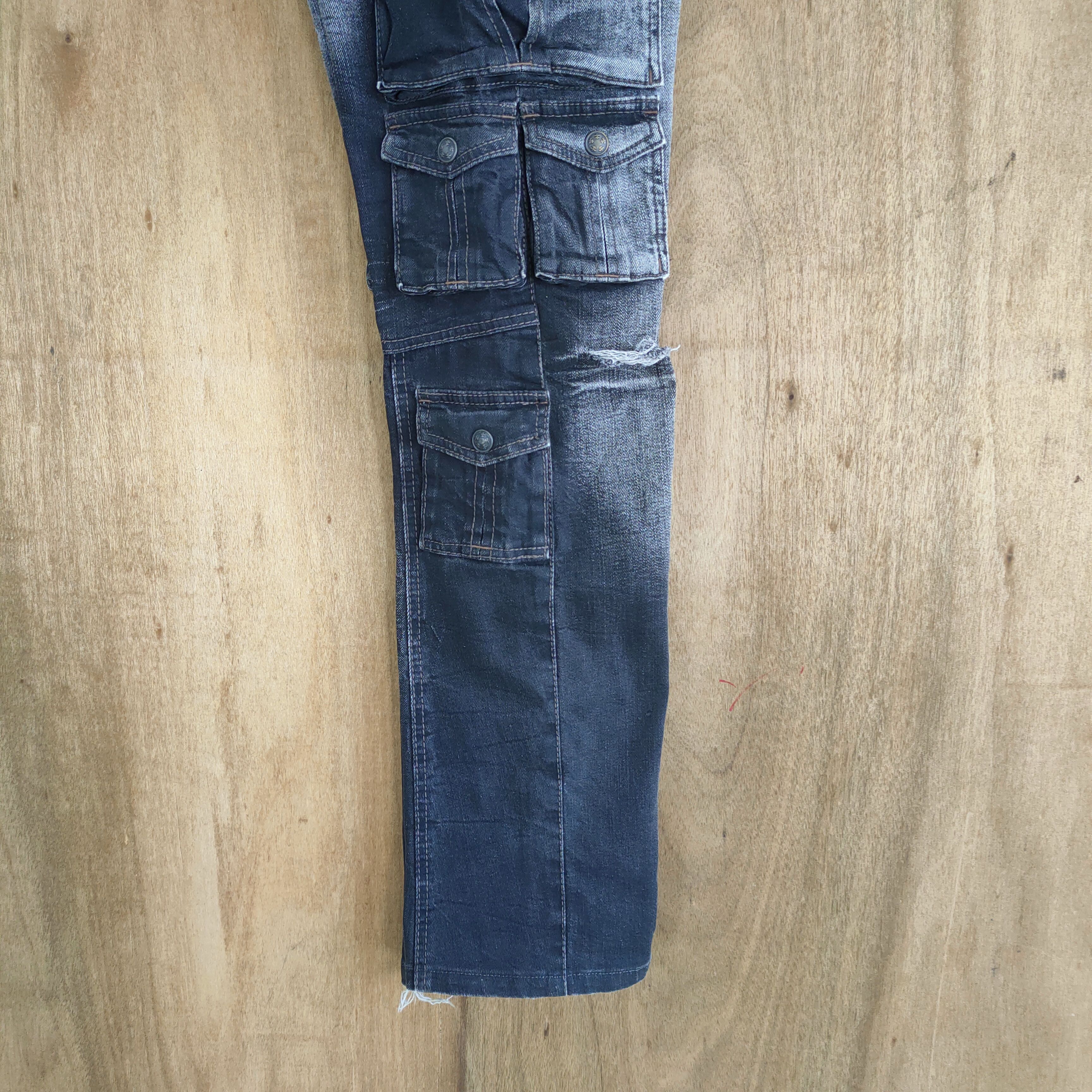 Japanese Brand 10 POCKET NICOLE CLUB DISTRESSED KNEE CARGO PANTS Size US 32 / EU 48 - 16 Thumbnail