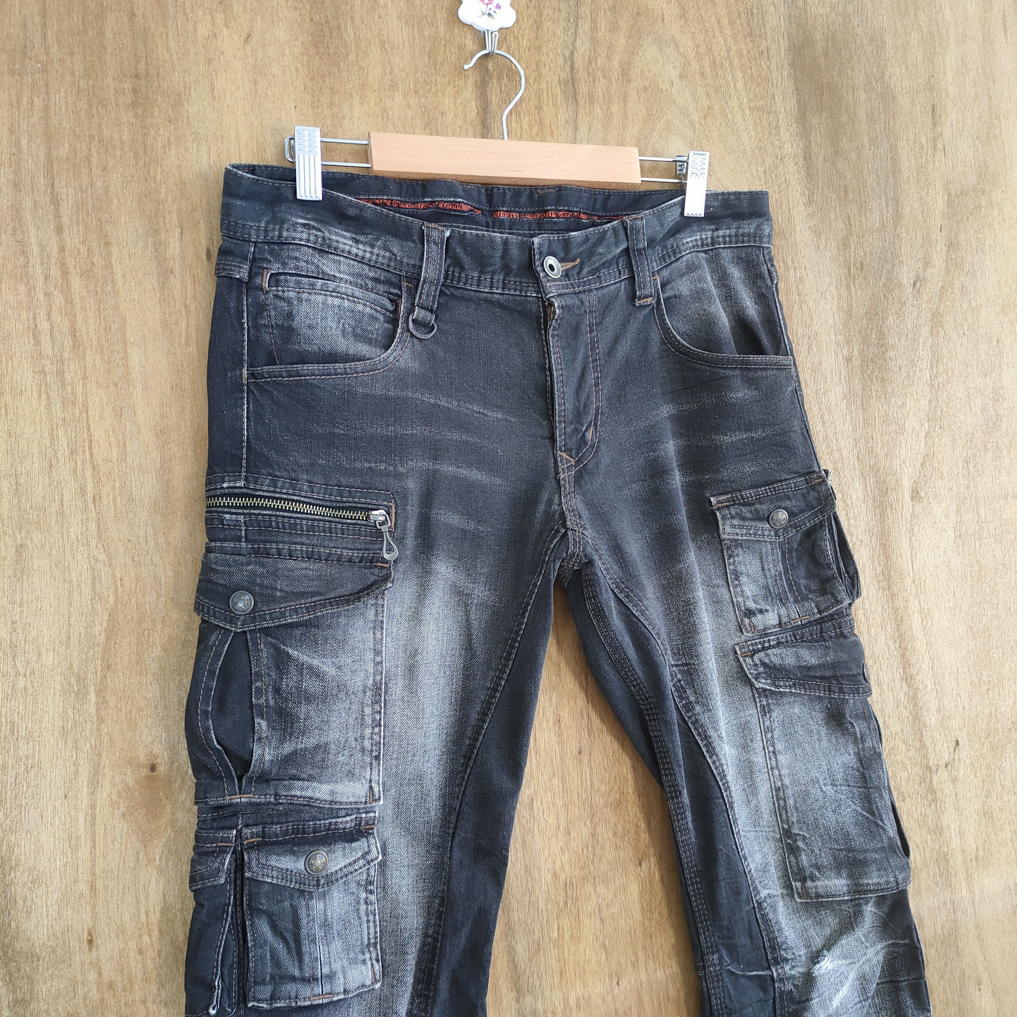 Japanese Brand 10 POCKET NICOLE CLUB DISTRESSED KNEE CARGO PANTS Size US 32 / EU 48 - 4 Thumbnail
