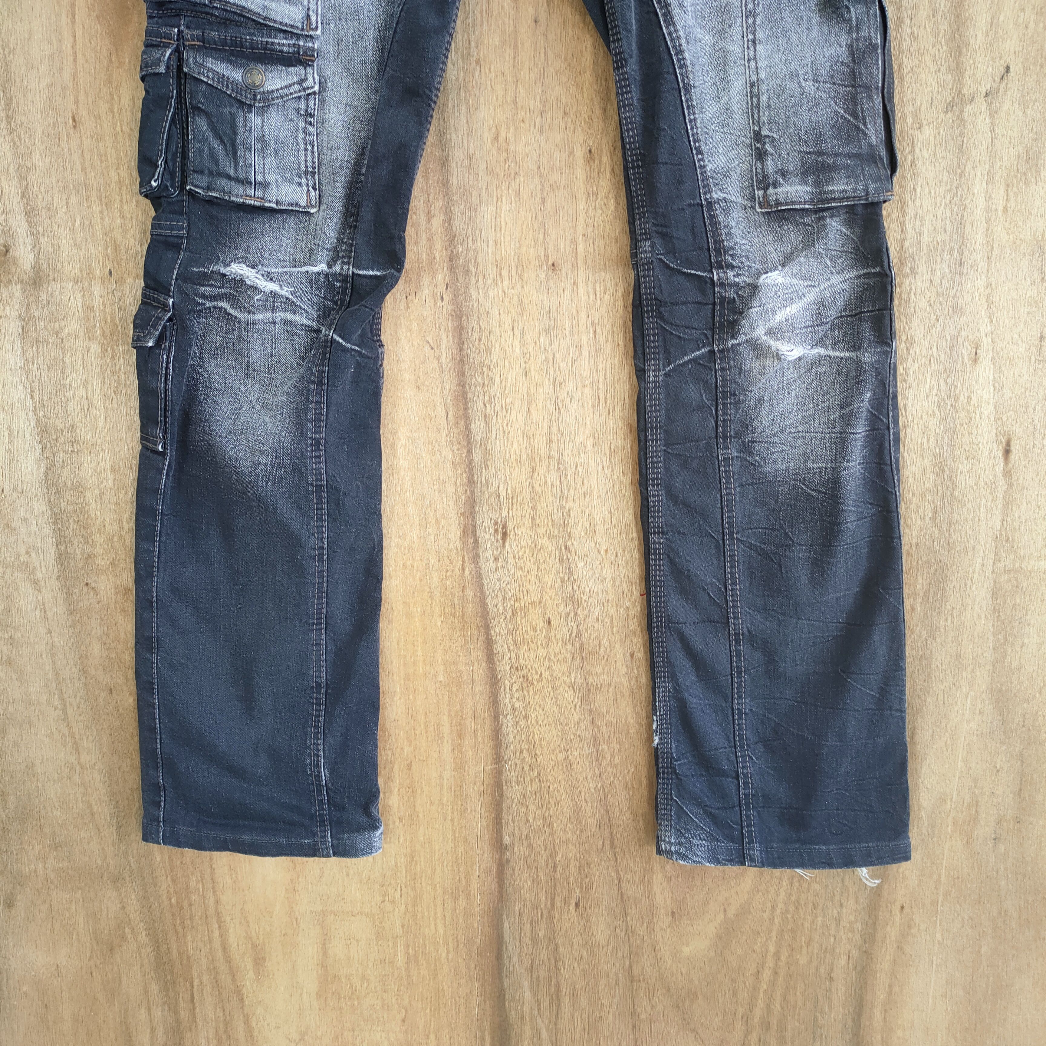 Japanese Brand 10 POCKET NICOLE CLUB DISTRESSED KNEE CARGO PANTS Size US 32 / EU 48 - 3 Thumbnail