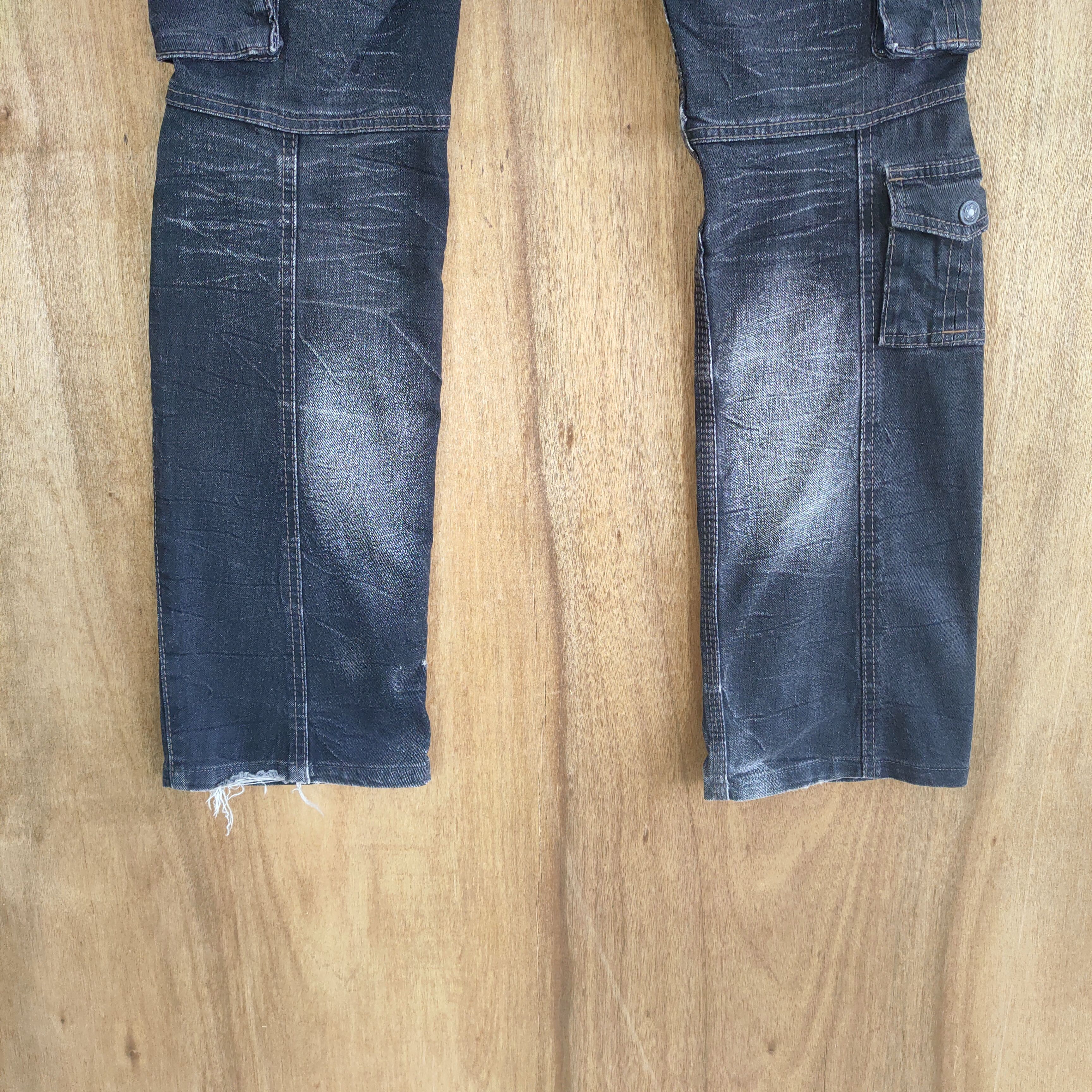 Japanese Brand 10 POCKET NICOLE CLUB DISTRESSED KNEE CARGO PANTS Size US 32 / EU 48 - 12 Thumbnail