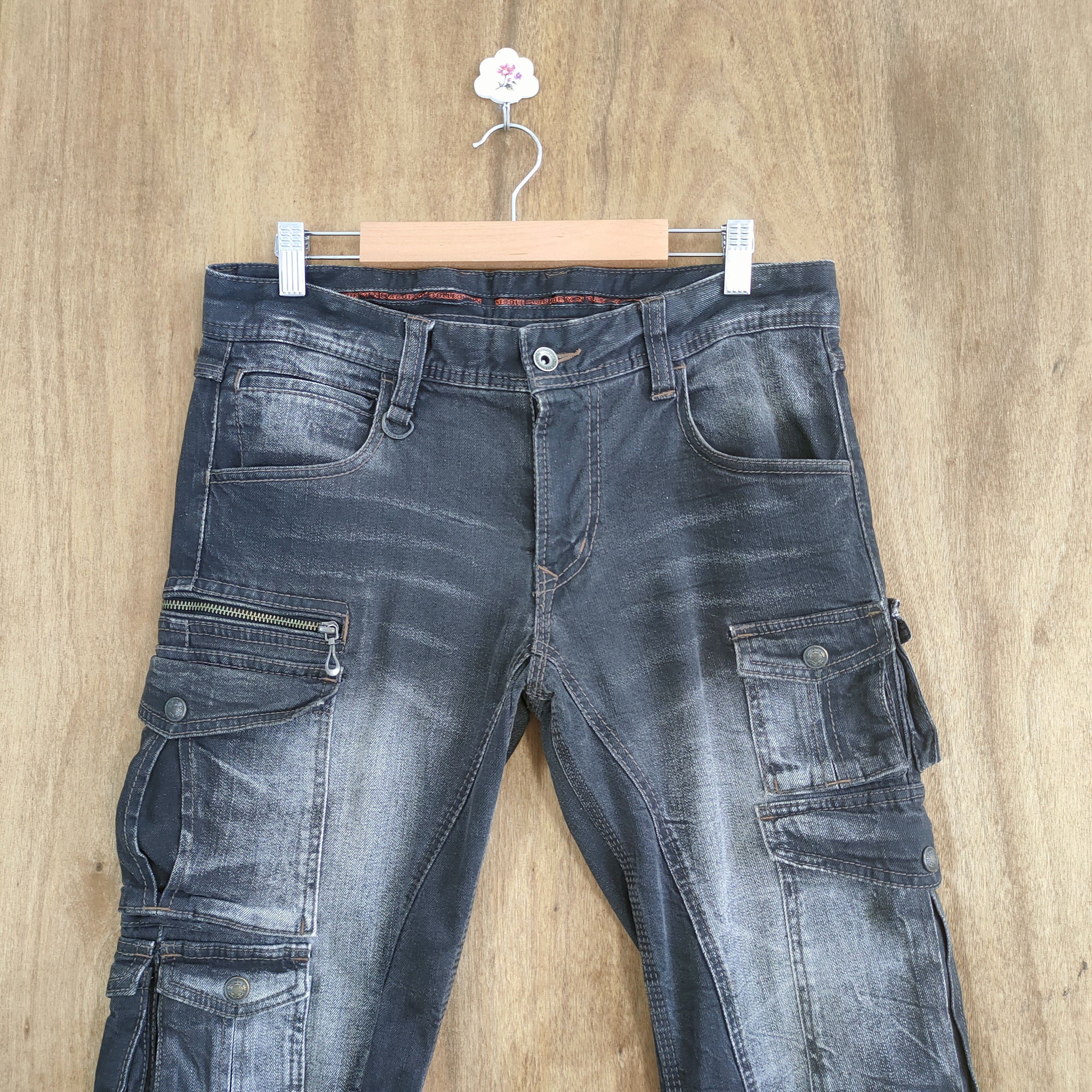 Japanese Brand 10 POCKET NICOLE CLUB DISTRESSED KNEE CARGO PANTS Size US 32 / EU 48 - 2 Thumbnail