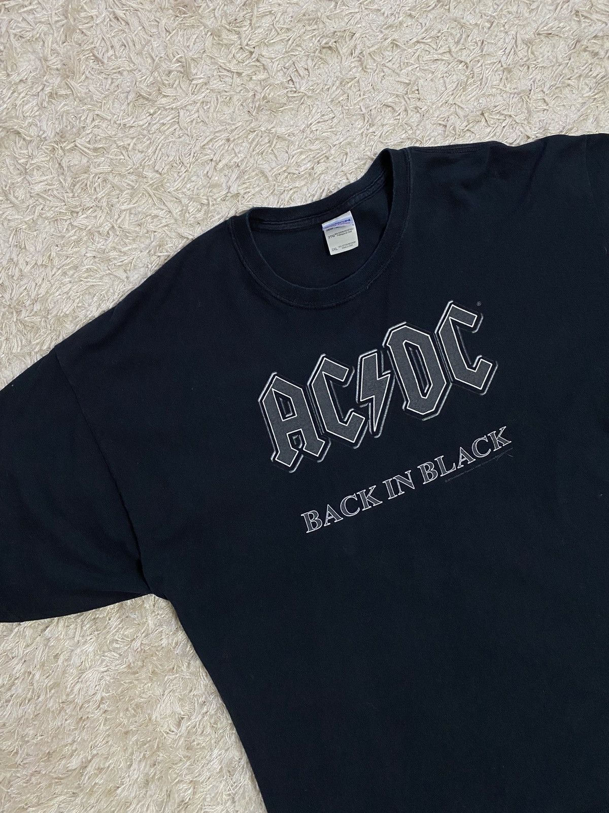 AC/DC × Band Tees × Vintage Vintage AC/DC Back in Black 90s Rock Band tee shirt y2k Size US XXL / EU 58 / 5 - 2 Thumbnail