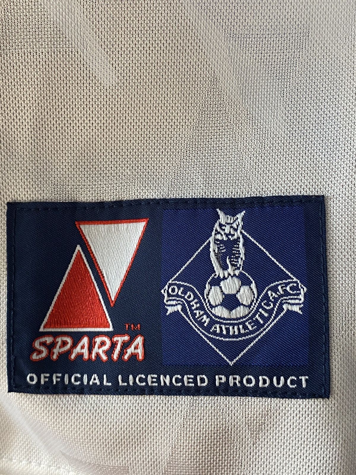 Vintage 2000 2001 Oldham Athletic Home Vintage Soccer Jersey Size US XL / EU 56 / 4 - 2 Thumbnail