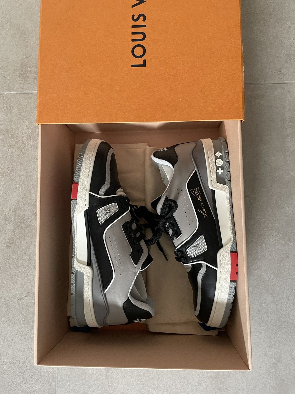 Louis Vuitton Louis Vuitton x Virgil Abloh LV7 Sneaker OG black cement Size US 9.5 / EU 42-43 - 8 Thumbnail