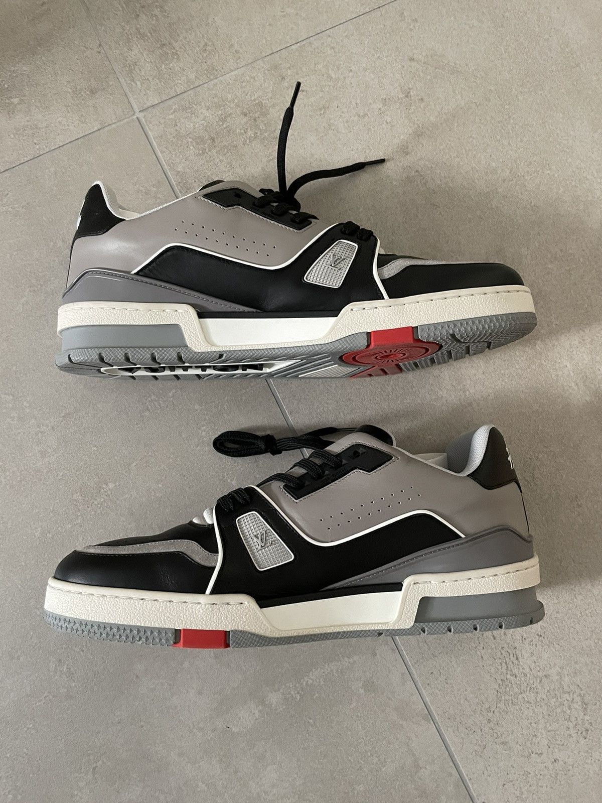 Louis Vuitton Louis Vuitton x Virgil Abloh LV7 Sneaker OG black cement Size US 9.5 / EU 42-43 - 2 Thumbnail