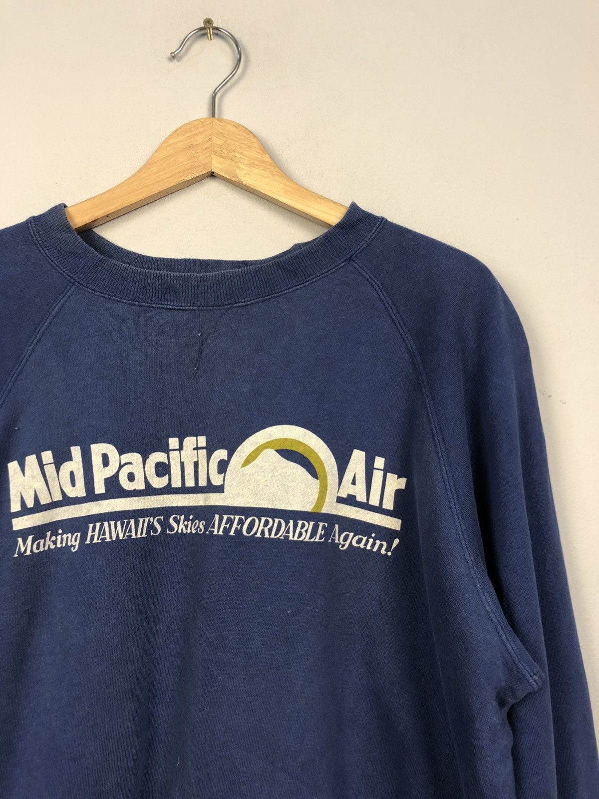 Other Vintage Mr carson Mid Pacific Air Sweatshirt Size US L / EU 52-54 / 3 - 2 Thumbnail