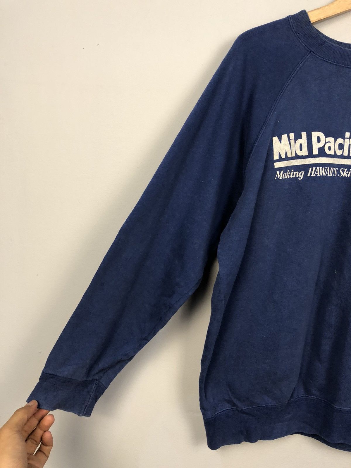 Other Vintage Mr carson Mid Pacific Air Sweatshirt Size US L / EU 52-54 / 3 - 4 Thumbnail