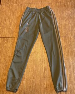 Green on sale calabasas pants