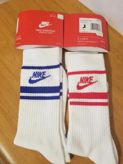 Nike Nike Socks 2 Pairs Old School 80' Men's Sizes 8 -12 Size ONE SIZE - 1 Thumbnail