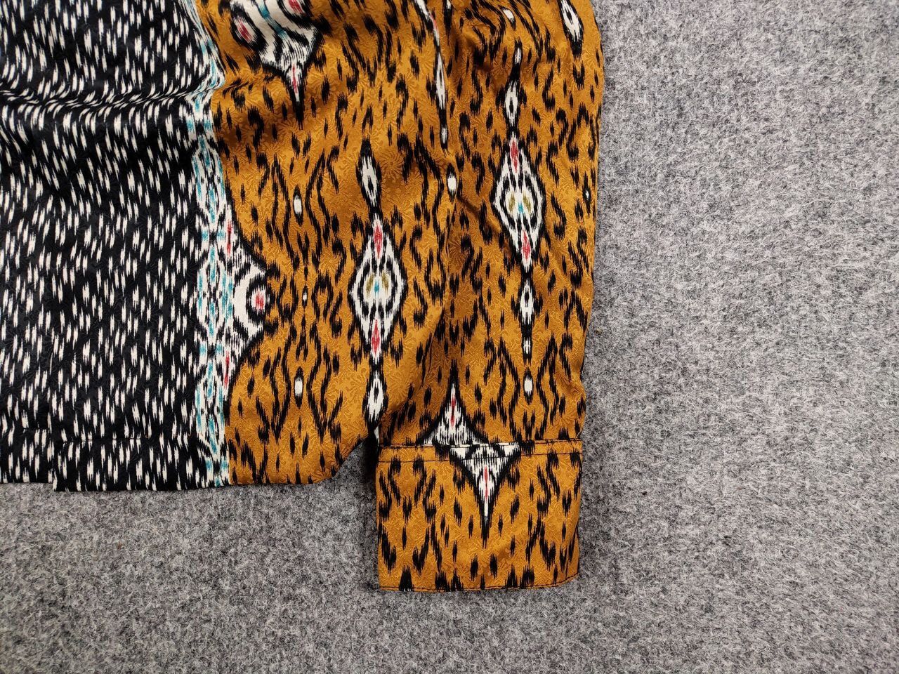 Other Vintage 90's Batik Arjuna Weda Japan Bright gold men's Shirt Size US L / EU 52-54 / 3 - 10 Thumbnail