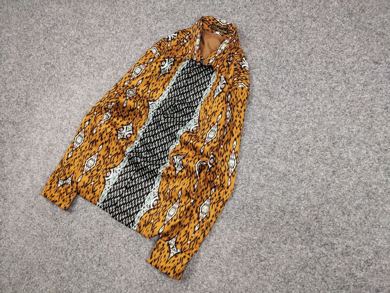 Other Vintage 90's Batik Arjuna Weda Japan Bright gold men's Shirt Size US L / EU 52-54 / 3 - 3 Thumbnail