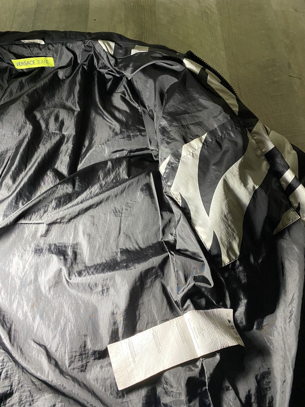 Versace Versace Puffer Jacket Zebra Print - M Size US M / EU 48-50 / 2 - 8 Thumbnail
