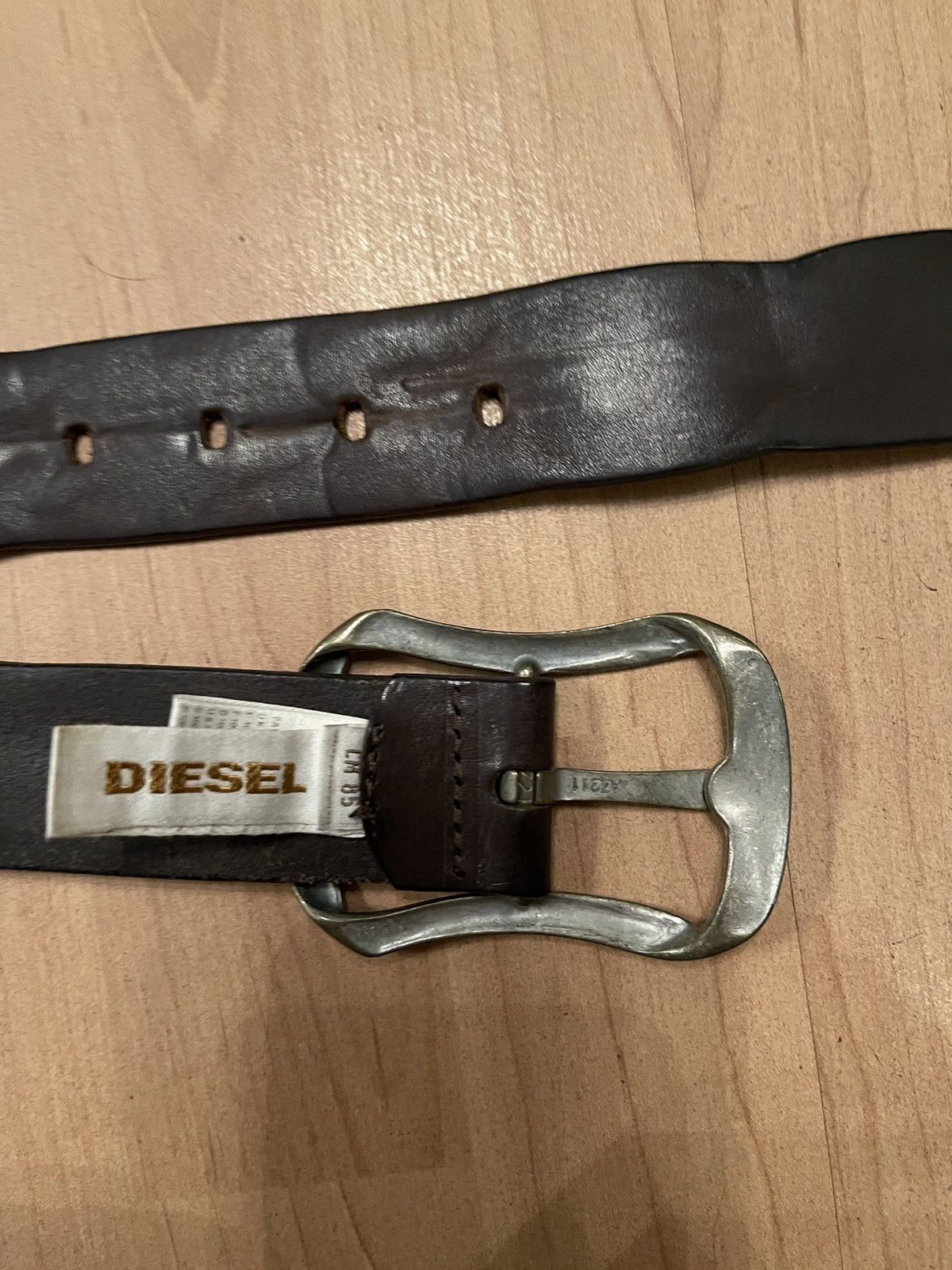 Diesel × Vintage Diesel avant garde vintage Y2K textured leather belt Size 32 - 4 Thumbnail