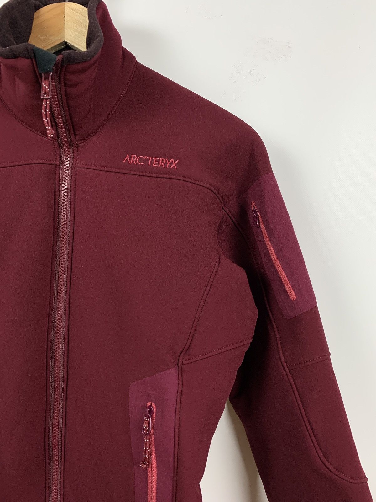 Arc'teryx Vintage Arcteryx Women’s Softshell Jacket Size S / US 4 / IT 40 - 5 Thumbnail