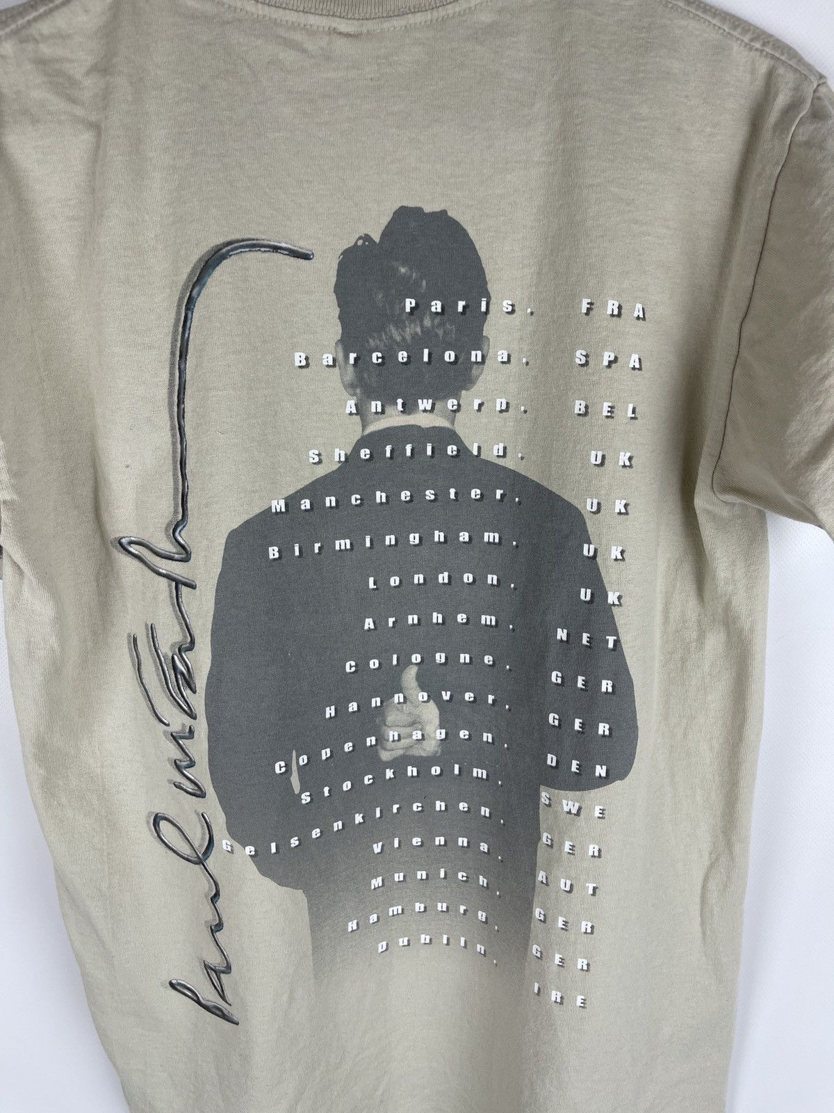 Band Tees Paul McCartney vintage 2002 tour band tee shirt Size US S / EU 44-46 / 1 - 11 Thumbnail