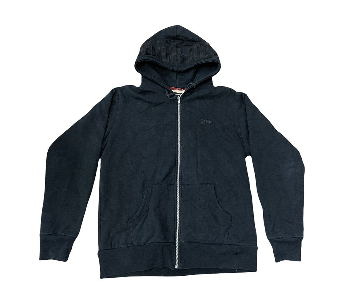【SUPREME】WRAPPED HALF ZIP HOODED SWEATSHIRT WASHED BLACK Stay comfortable and stylish with the Supreme Wrapped Half
