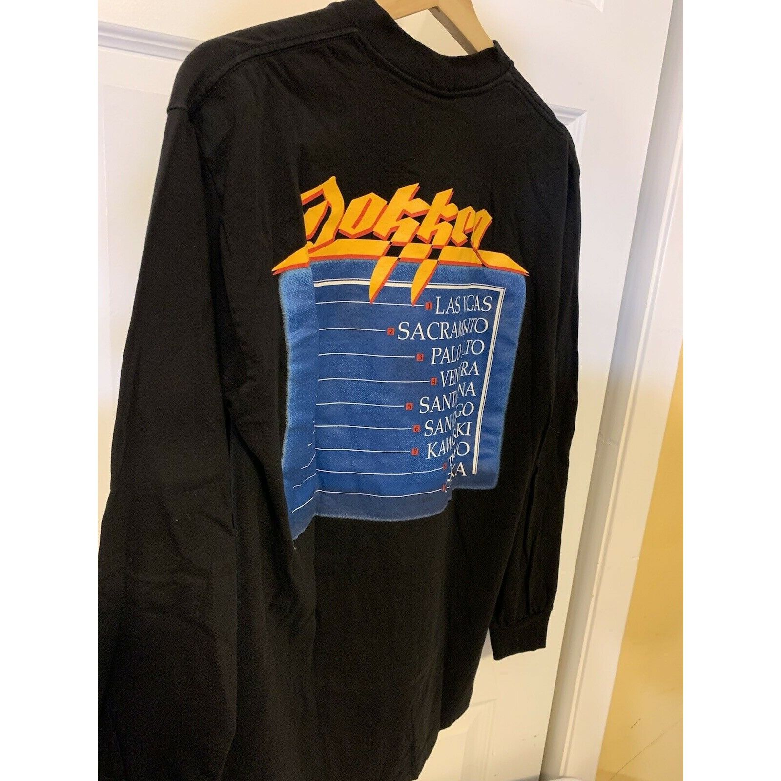 Giant Vintage DOKKEN WORLD TOUR 1995 Men’s Sz L T Shirt Rock Metal Size US L / EU 52-54 / 3 - 7 Thumbnail