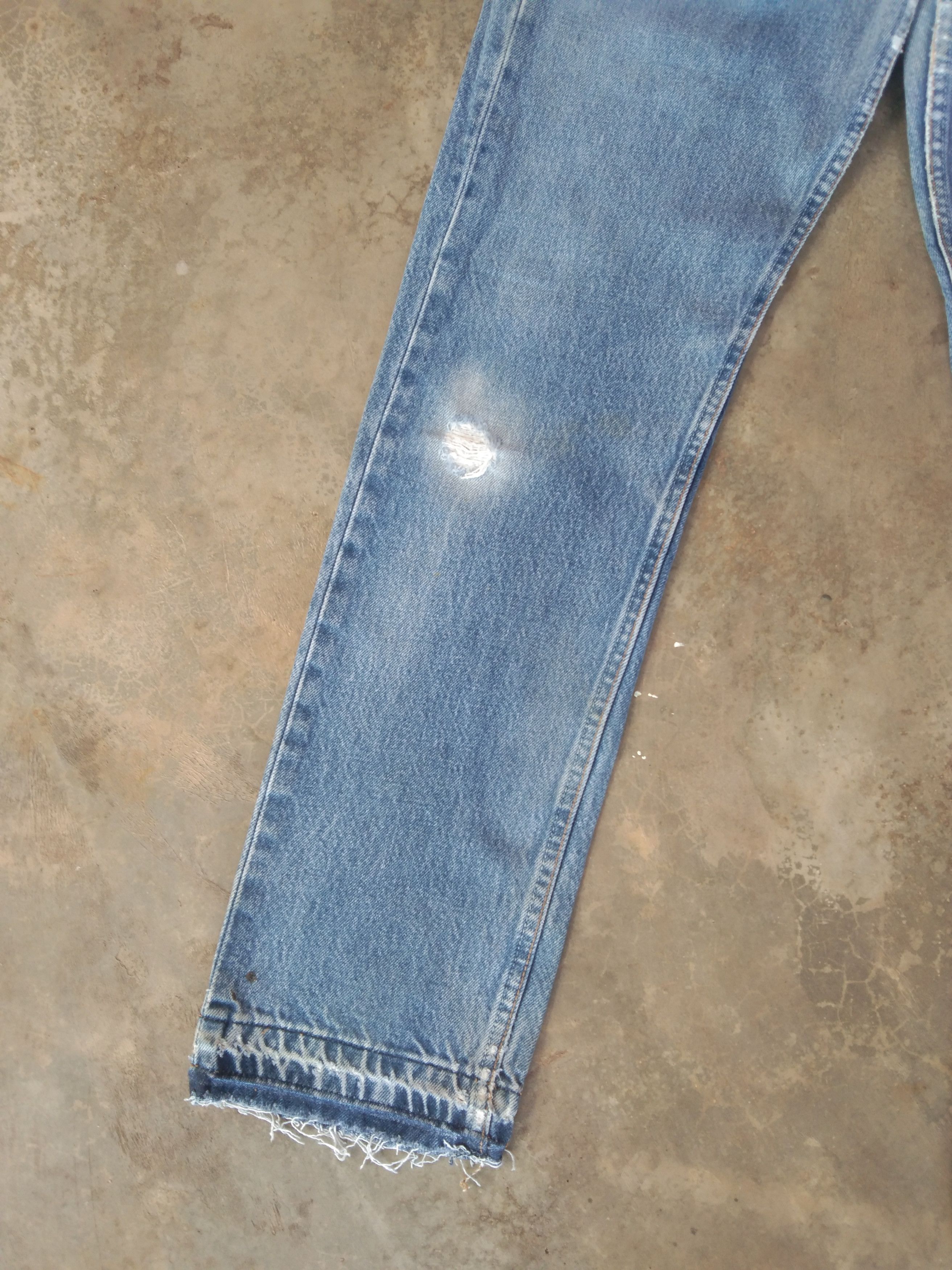 Levi's Vintage Levi's 501 Light Wash Distressed Jeans 28x31 Size US 28 / EU 44 - 7 Thumbnail