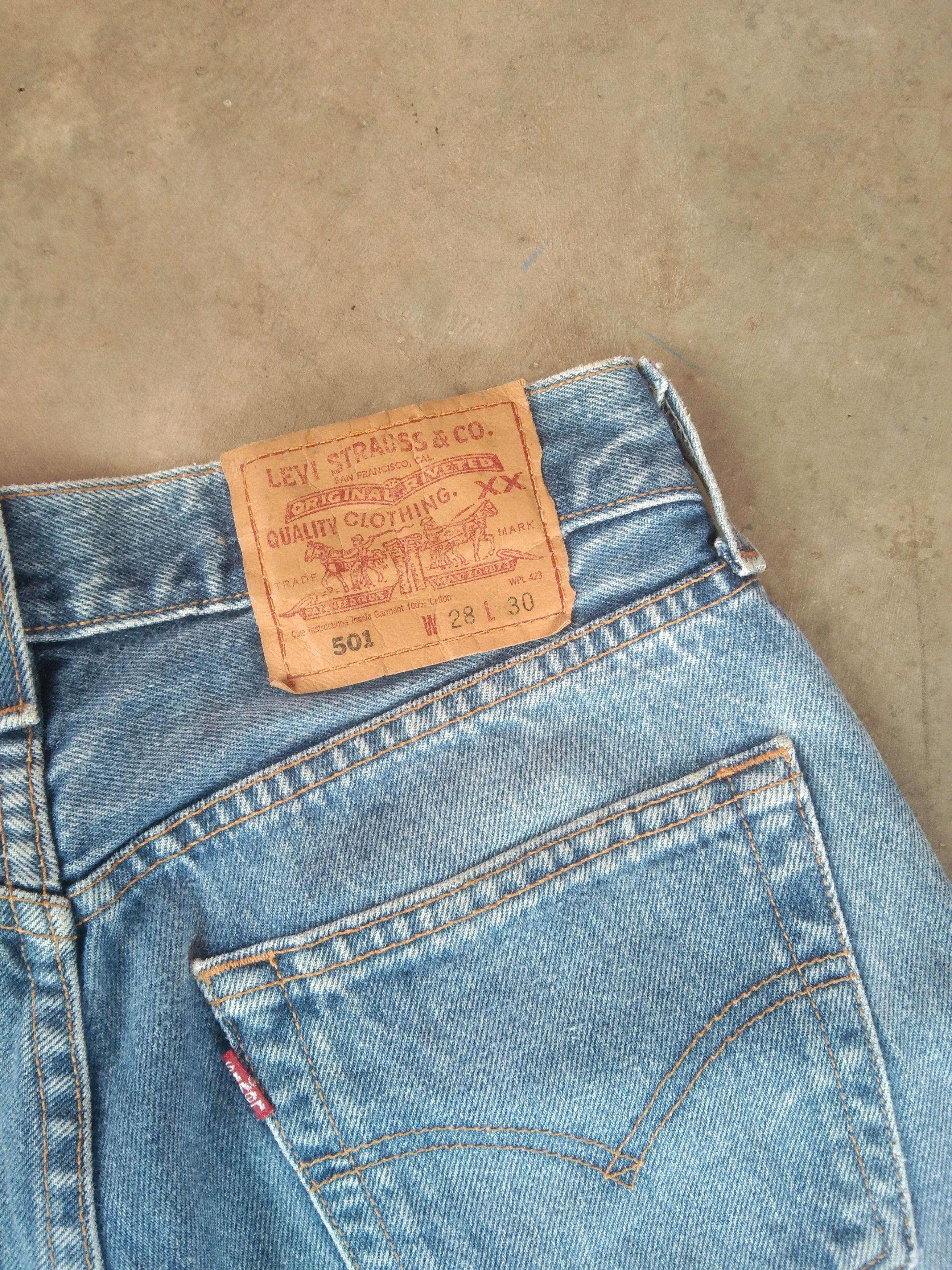 Levi's Vintage Levi's 501 Light Wash Distressed Jeans 28x31 Size US 28 / EU 44 - 3 Thumbnail