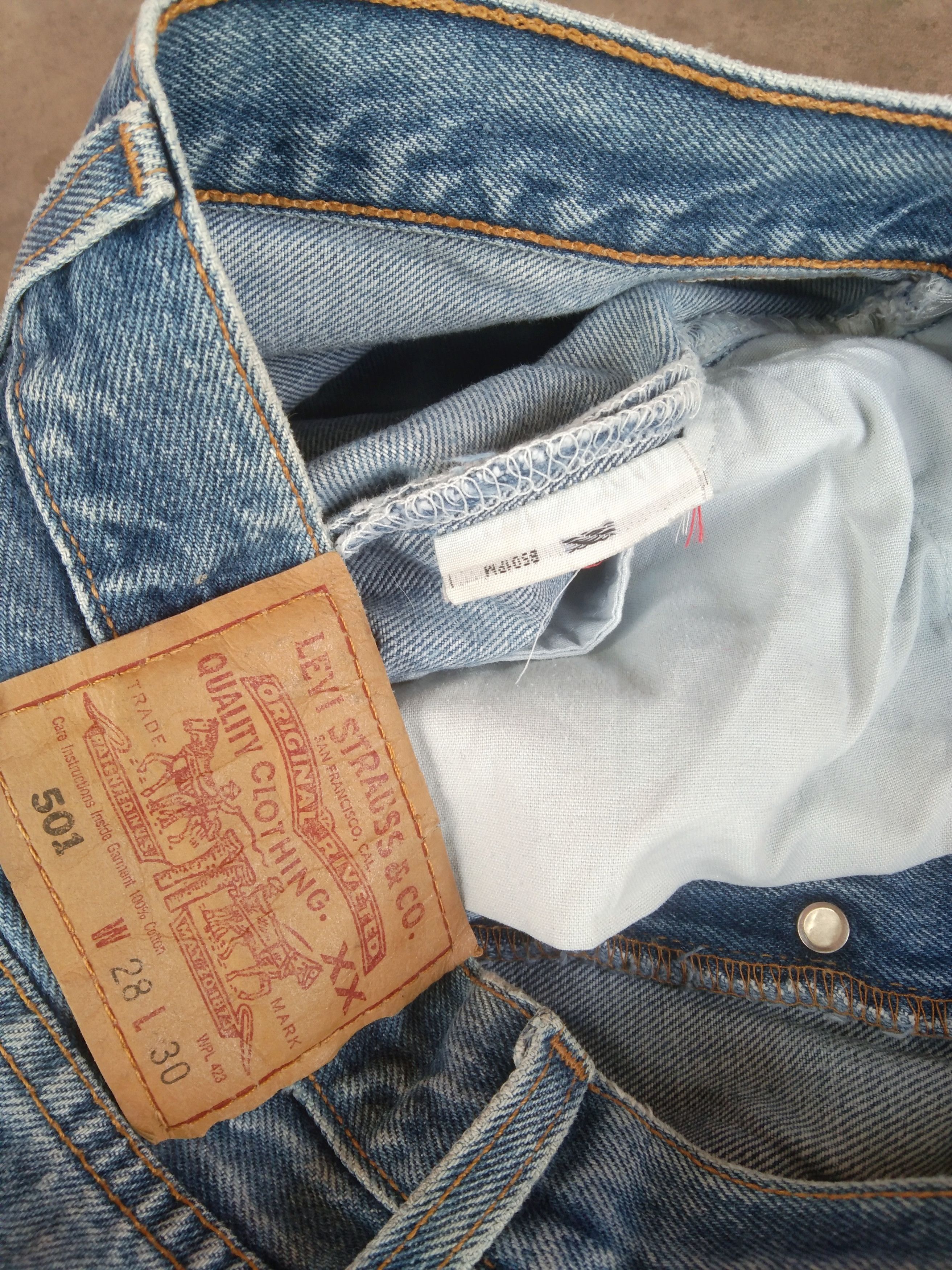 Levi's Vintage Levi's 501 Light Wash Distressed Jeans 28x31 Size US 28 / EU 44 - 9 Thumbnail