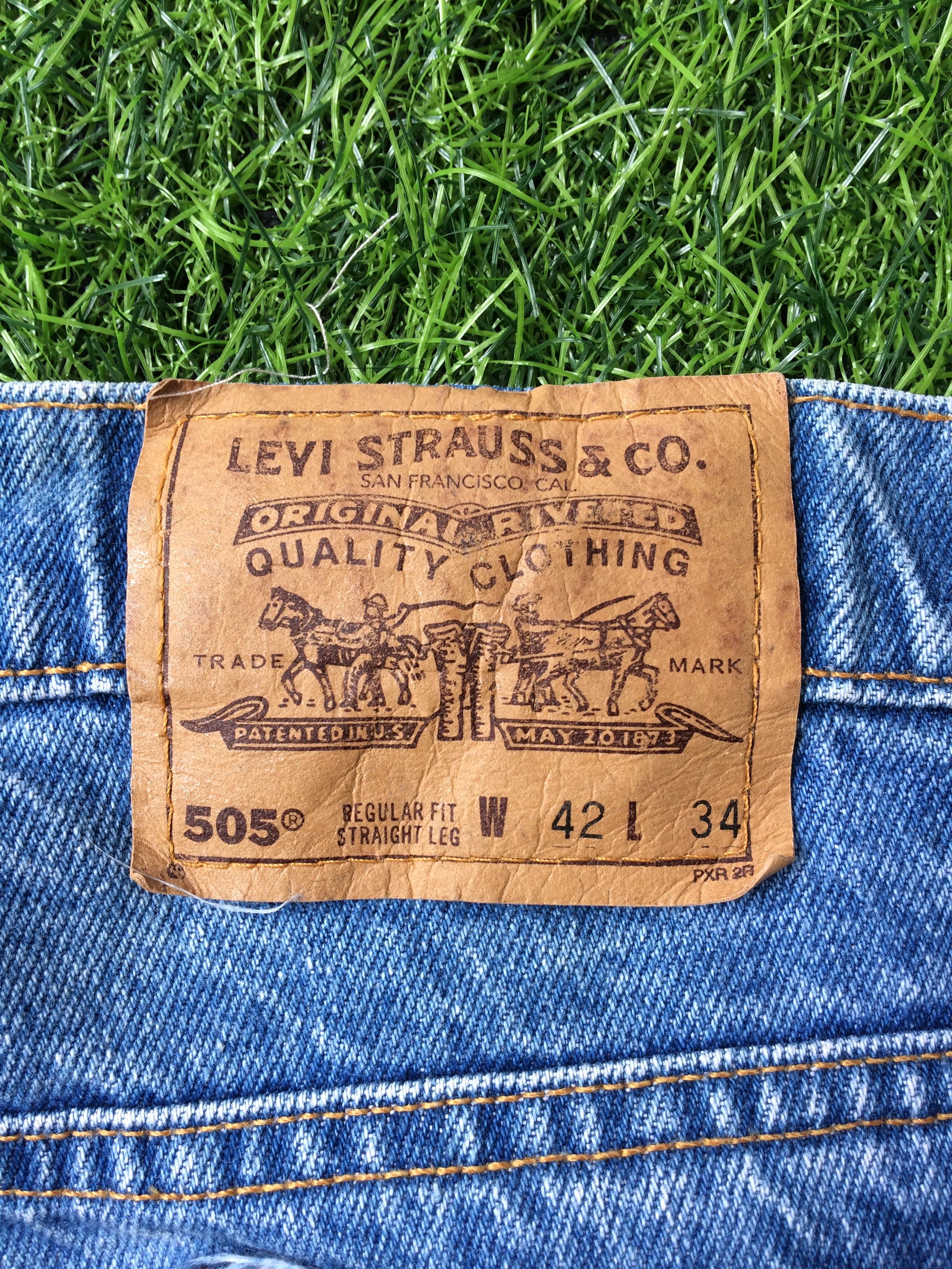 Levi's Vintage Distressed Levis 505 Jeans #B-472 Size US 41 - 9 Thumbnail