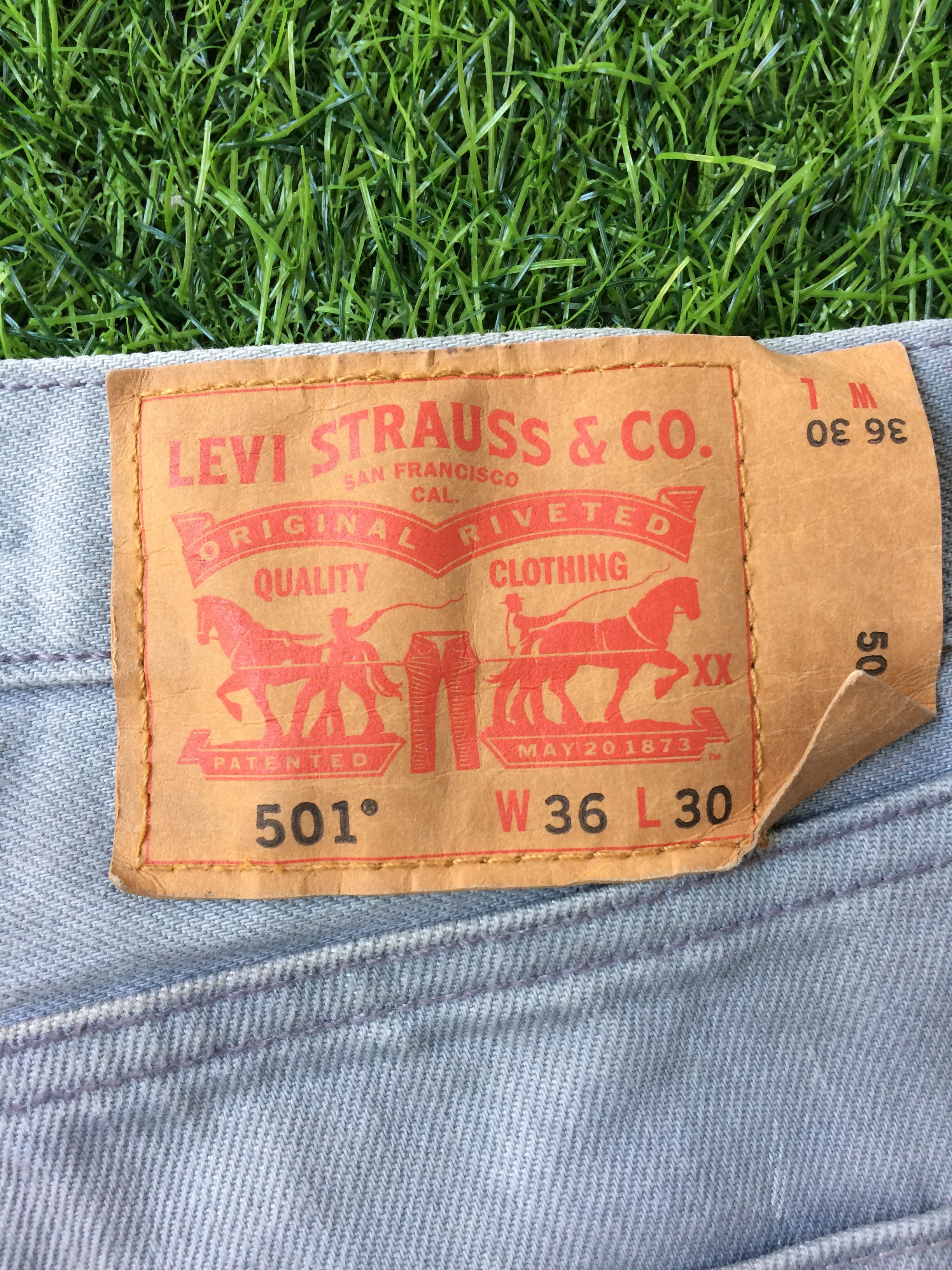 Levi's Vintage Distressed Levis 501 Jeans #B-480 Size US 35 - 12 Thumbnail