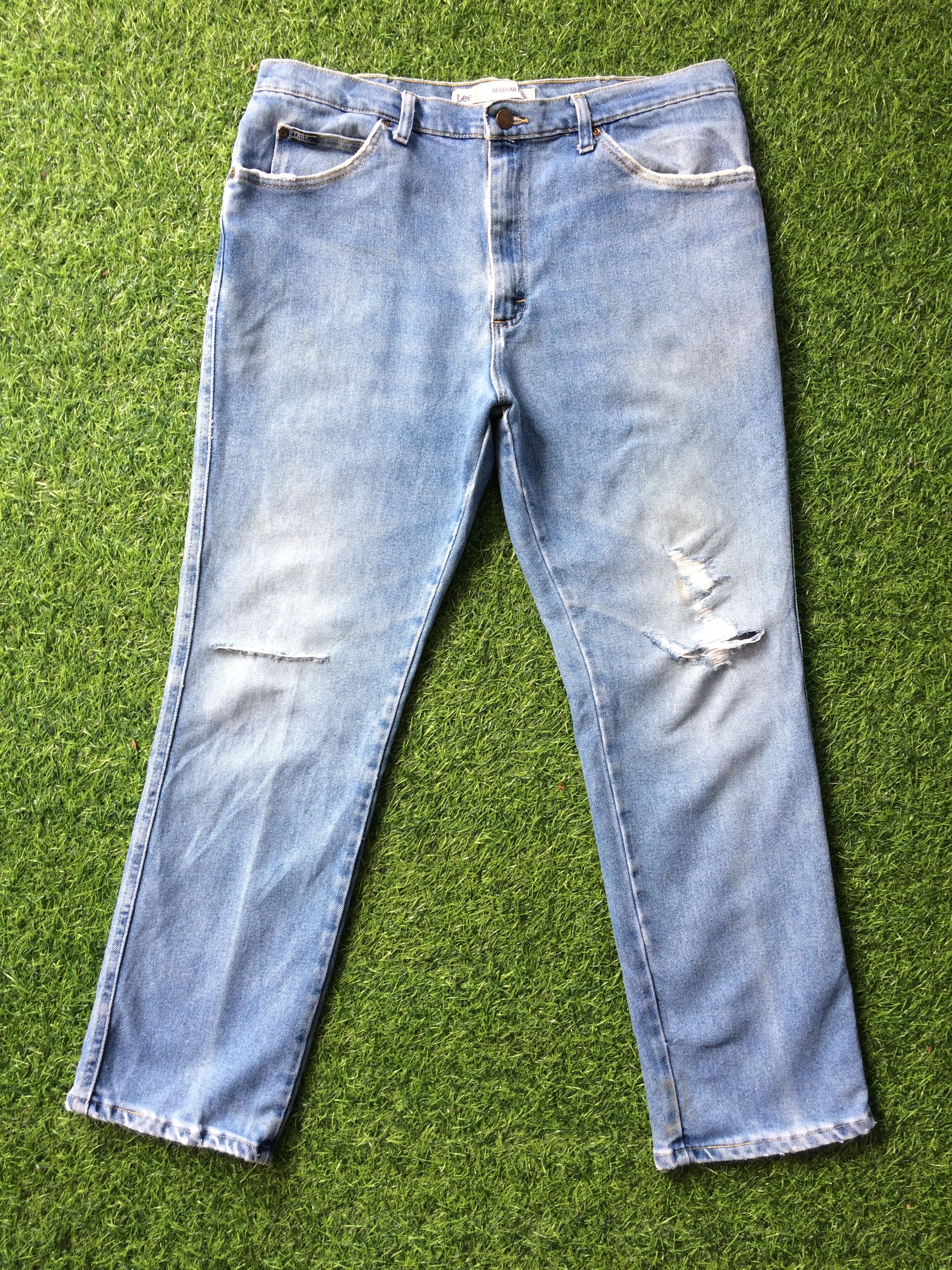 Lee Lee Ripped Jeans #B-921 Size US 35 - 1 Thumbnail