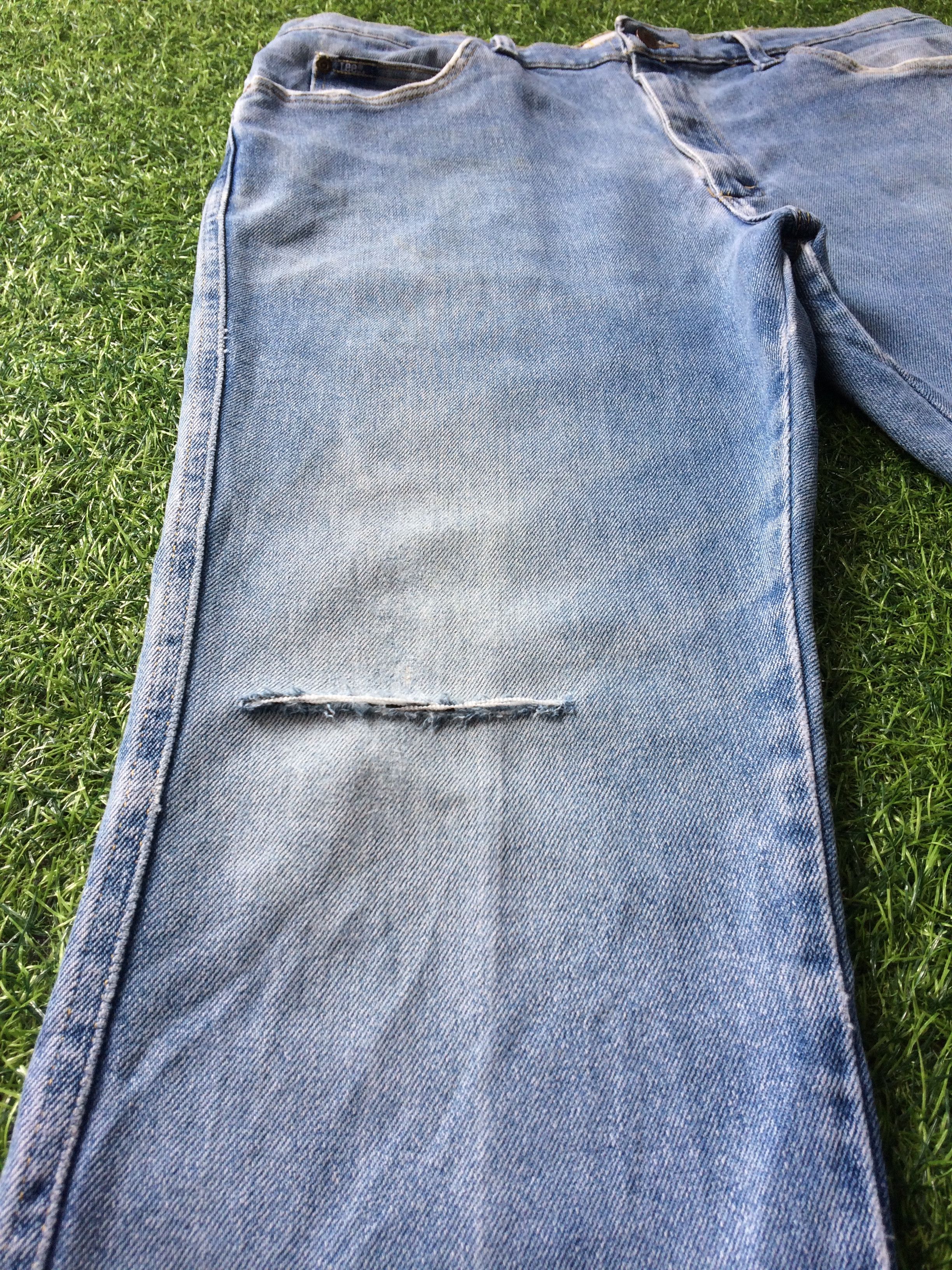 Lee Lee Ripped Jeans #B-921 Size US 35 - 3 Thumbnail