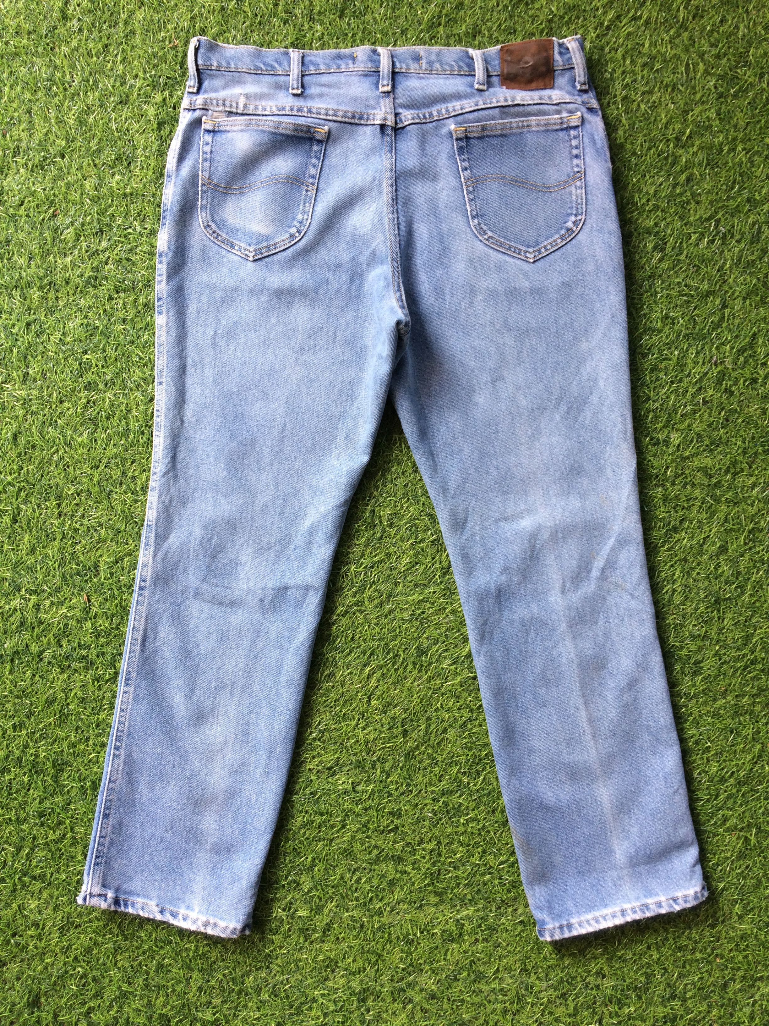 Lee Lee Ripped Jeans #B-921 Size US 35 - 2 Thumbnail