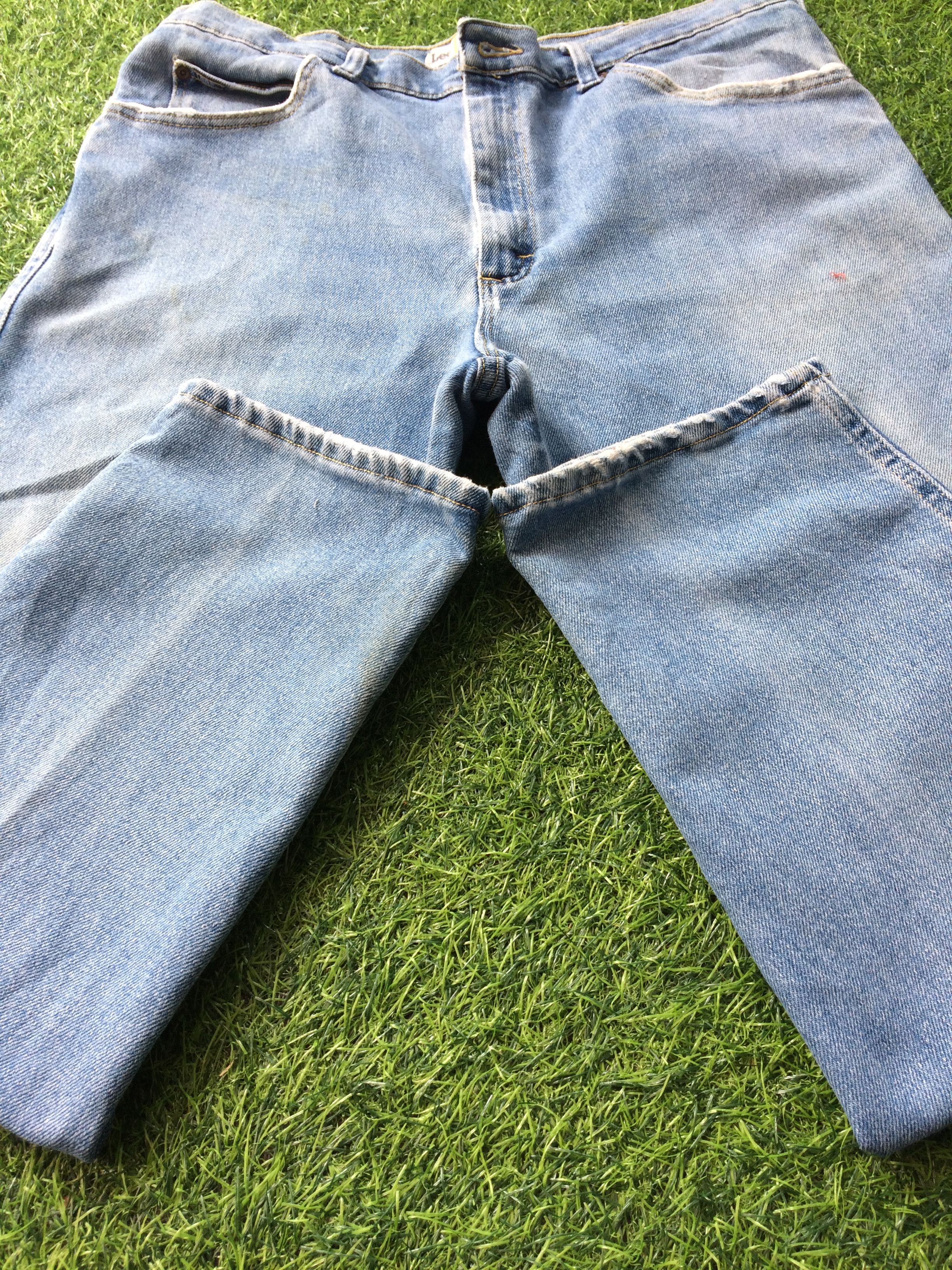 Lee Lee Ripped Jeans #B-921 Size US 35 - 7 Thumbnail