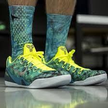 Nike × Vintage OG 2014 Nike Zoom Kobe IX EM (9) easter 🐣 Size US 12.5 / EU 45-46 - 23 Thumbnail